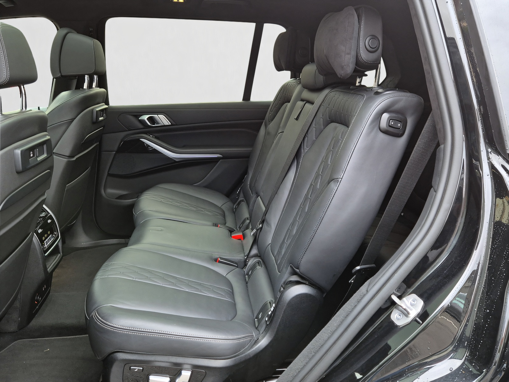 listing desktop thumbnail image 5