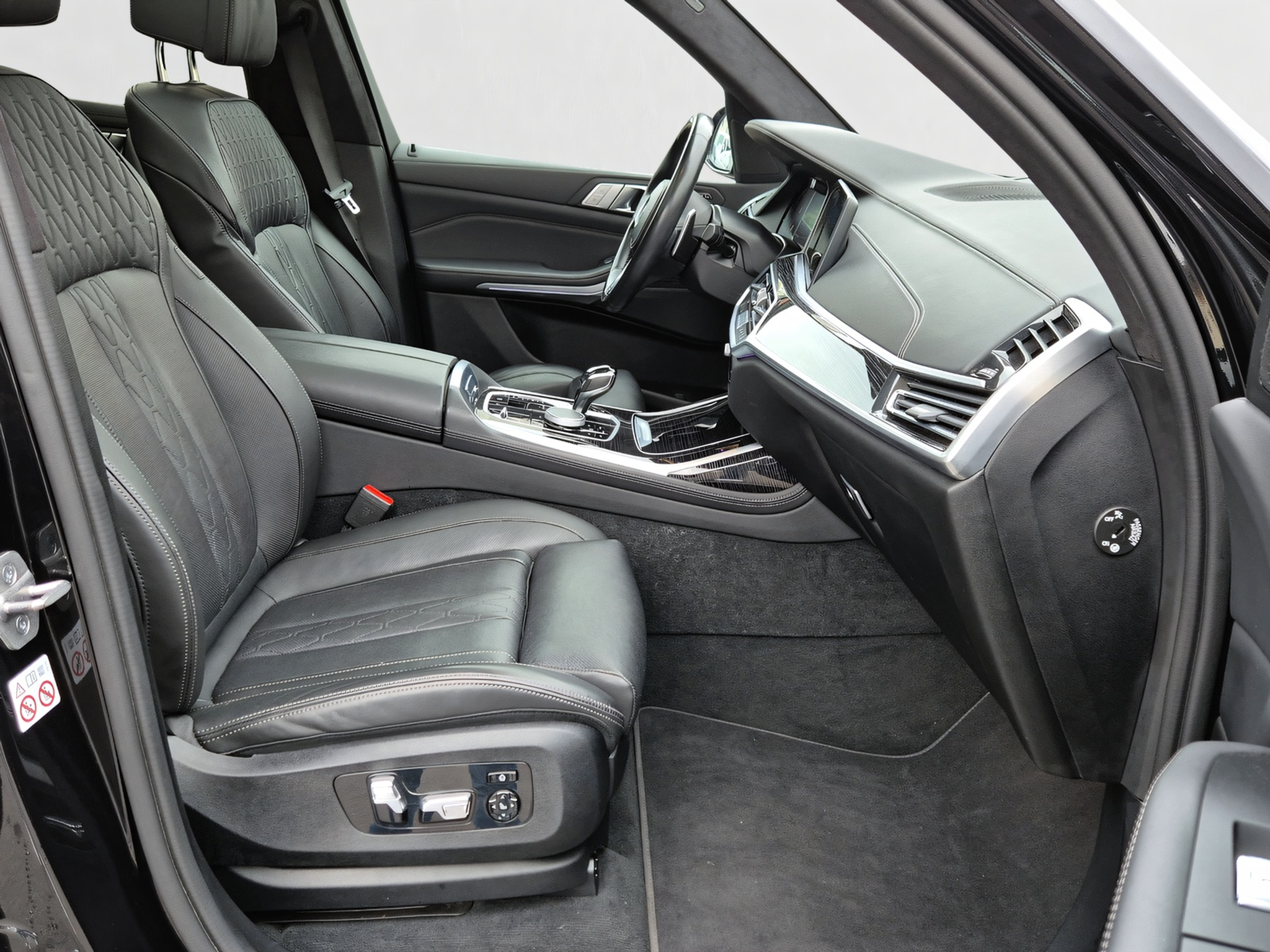 listing desktop thumbnail image 9