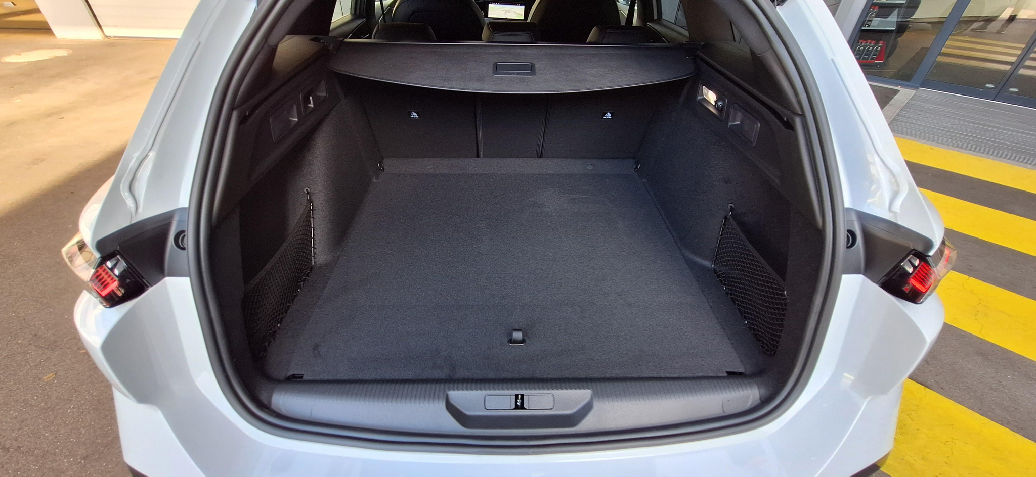 listing desktop thumbnail image 16