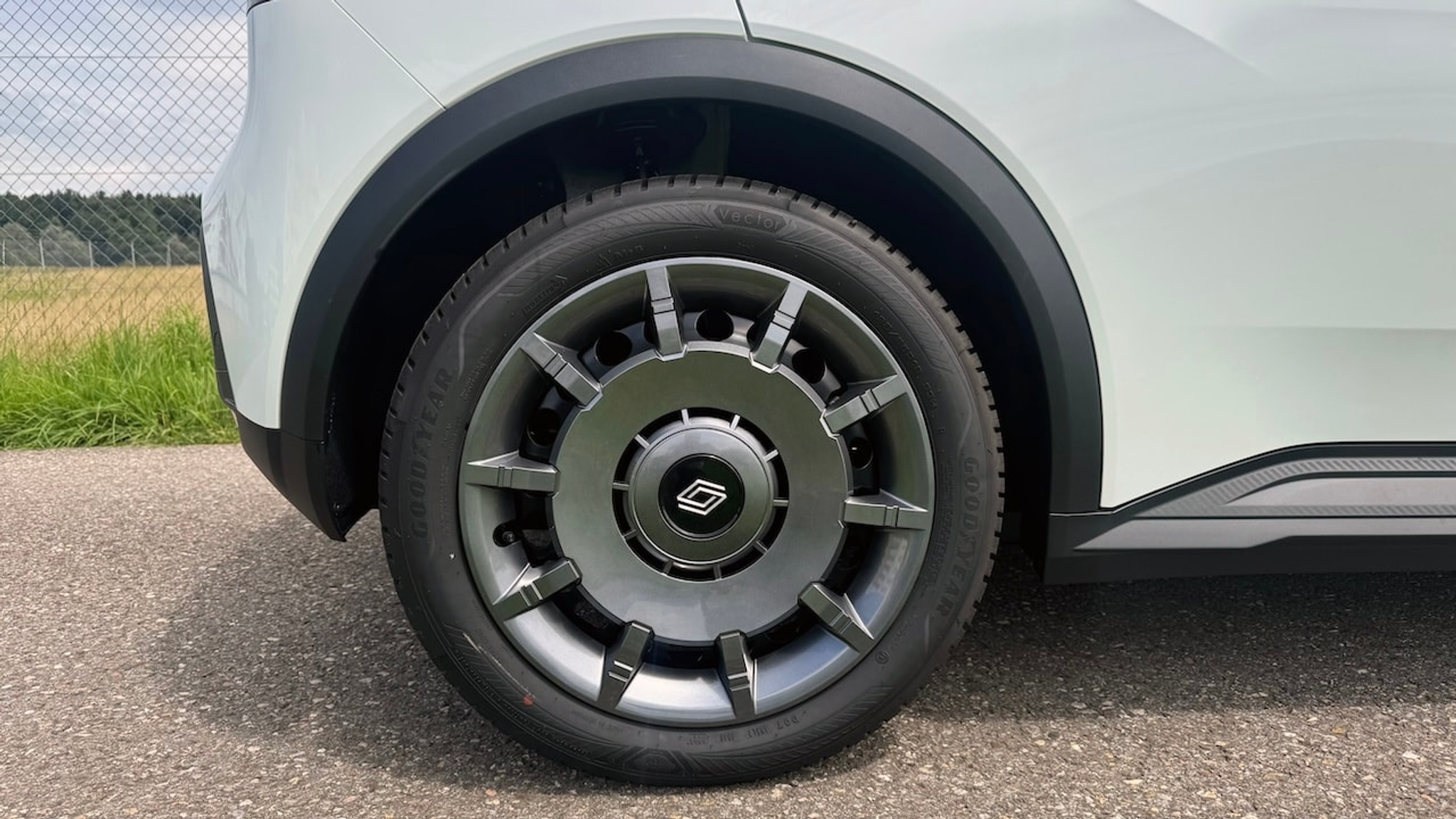 listing desktop thumbnail image 11