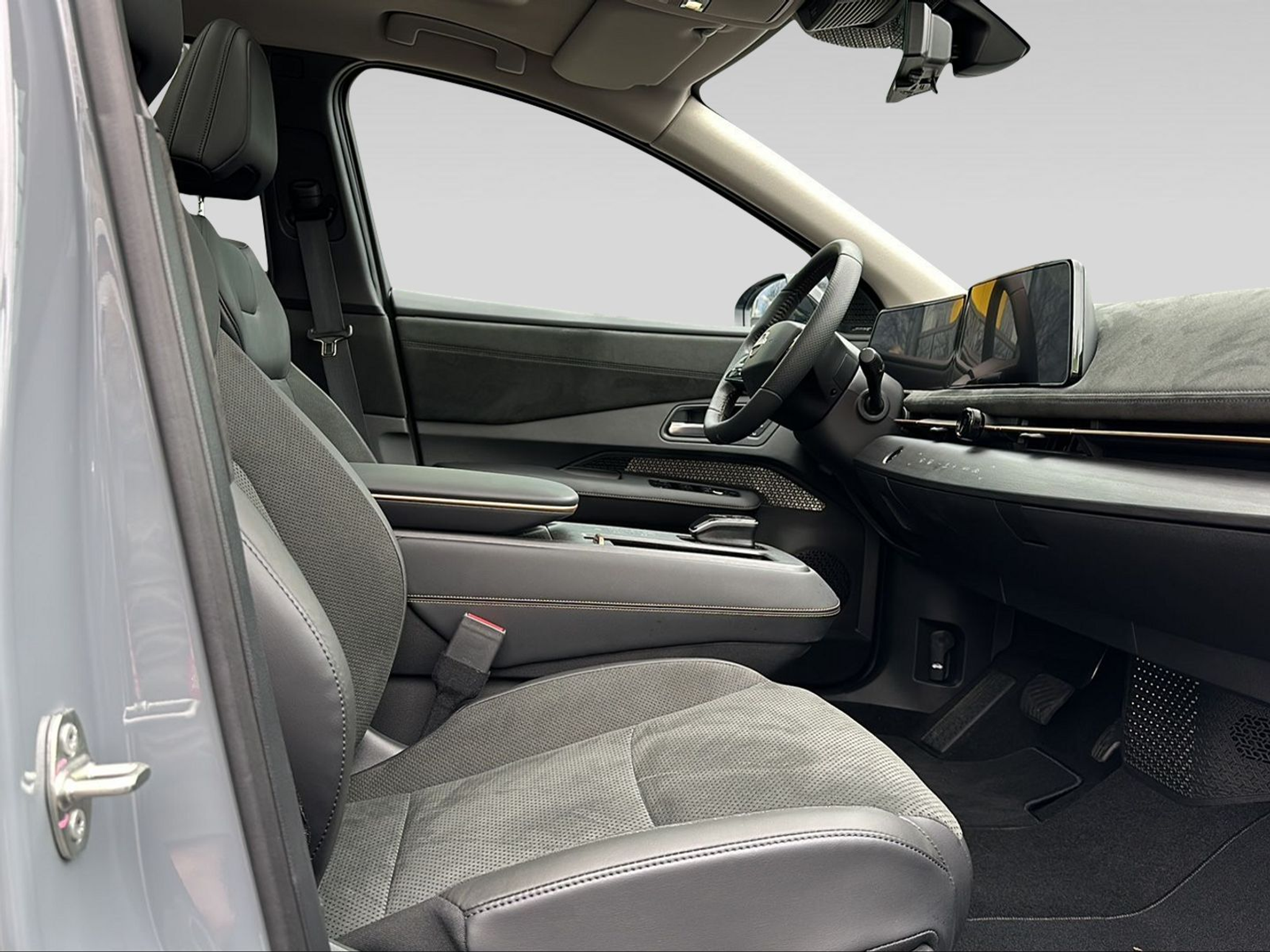 listing desktop thumbnail image 10