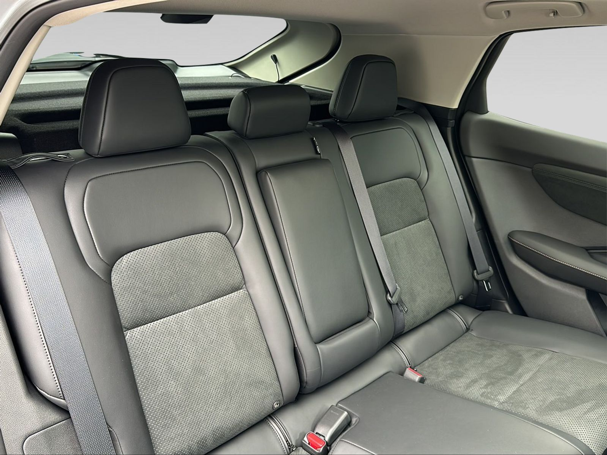 listing desktop thumbnail image 11