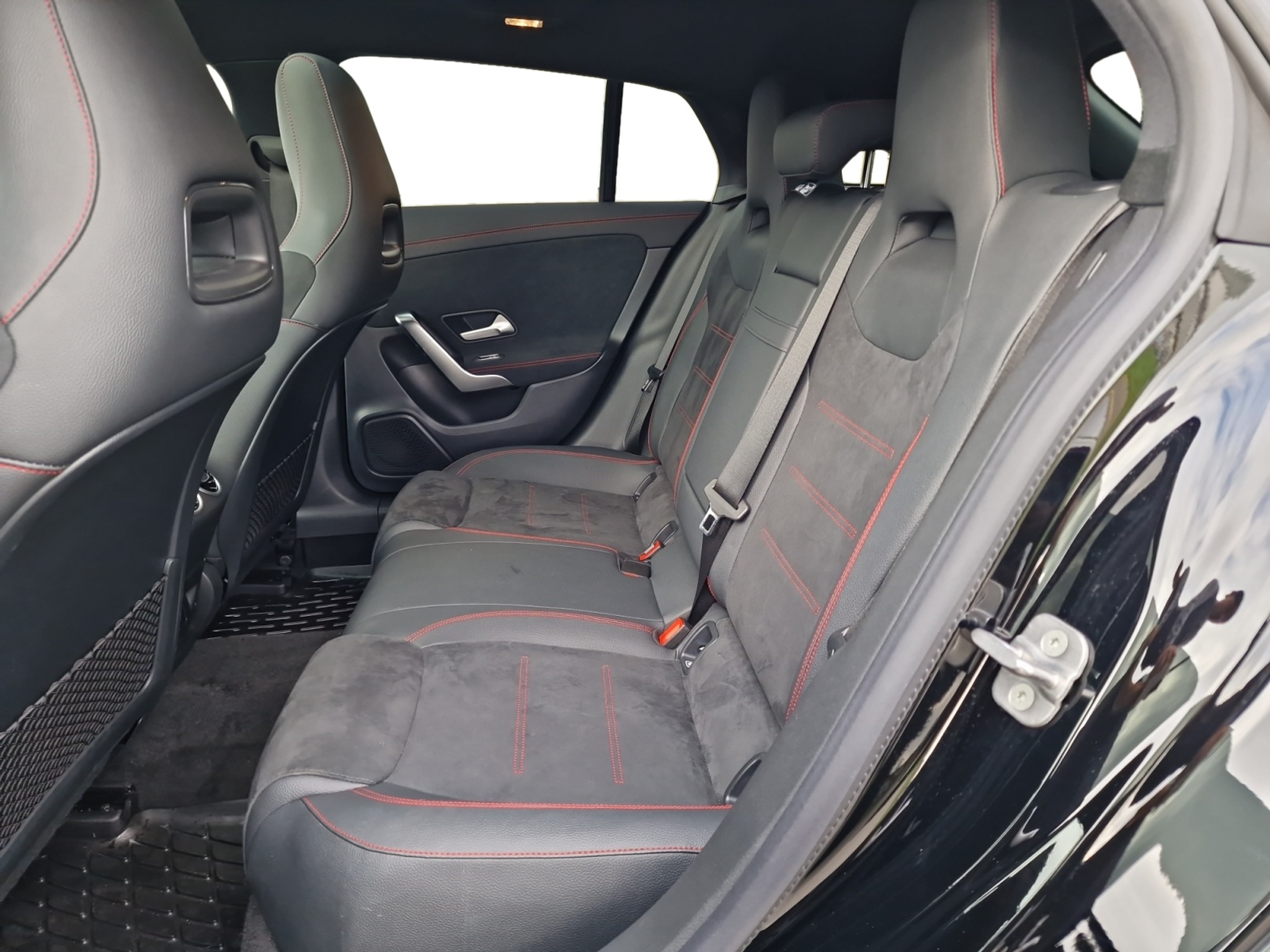 listing desktop thumbnail image 23