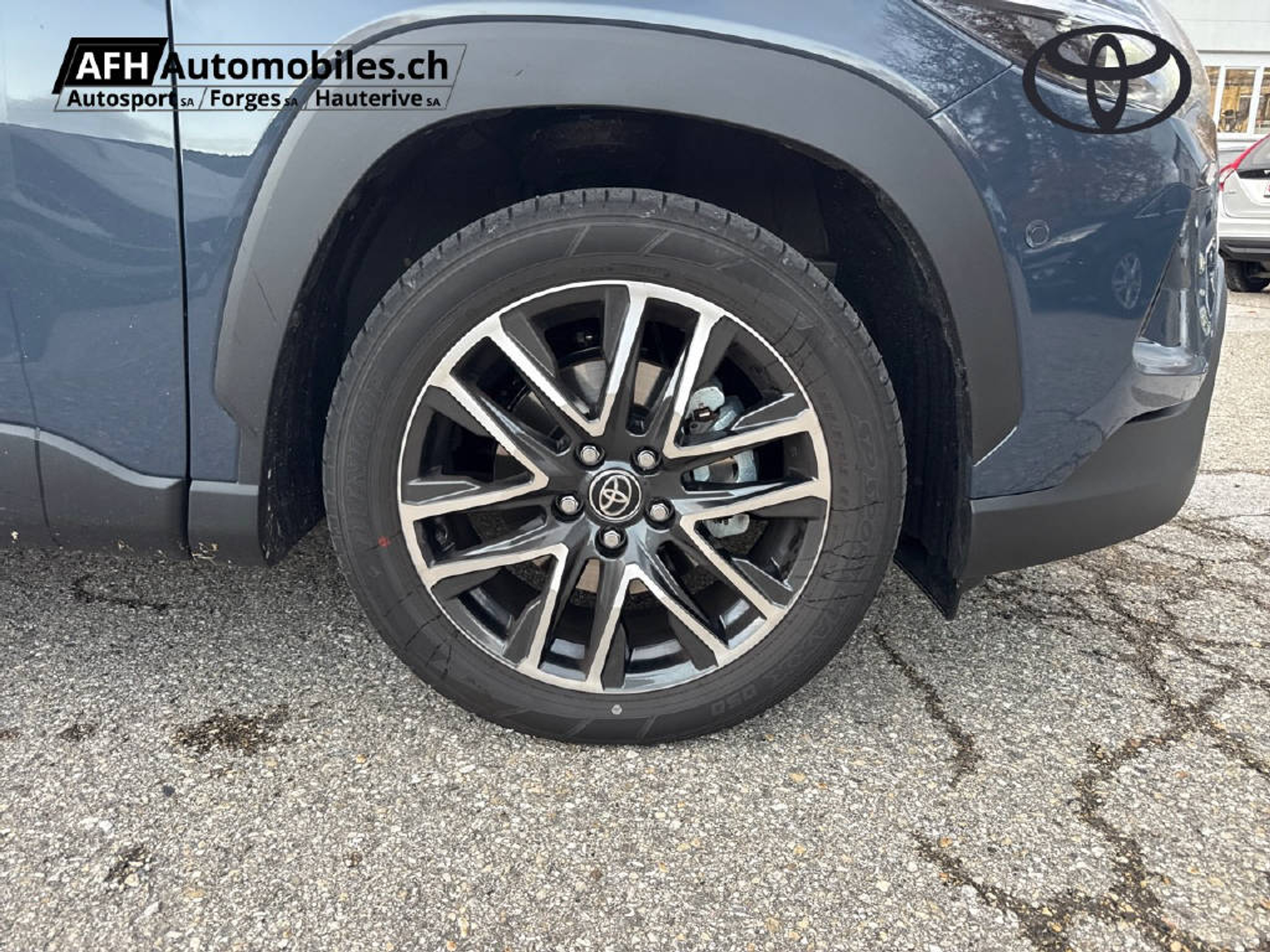 listing desktop thumbnail image 4