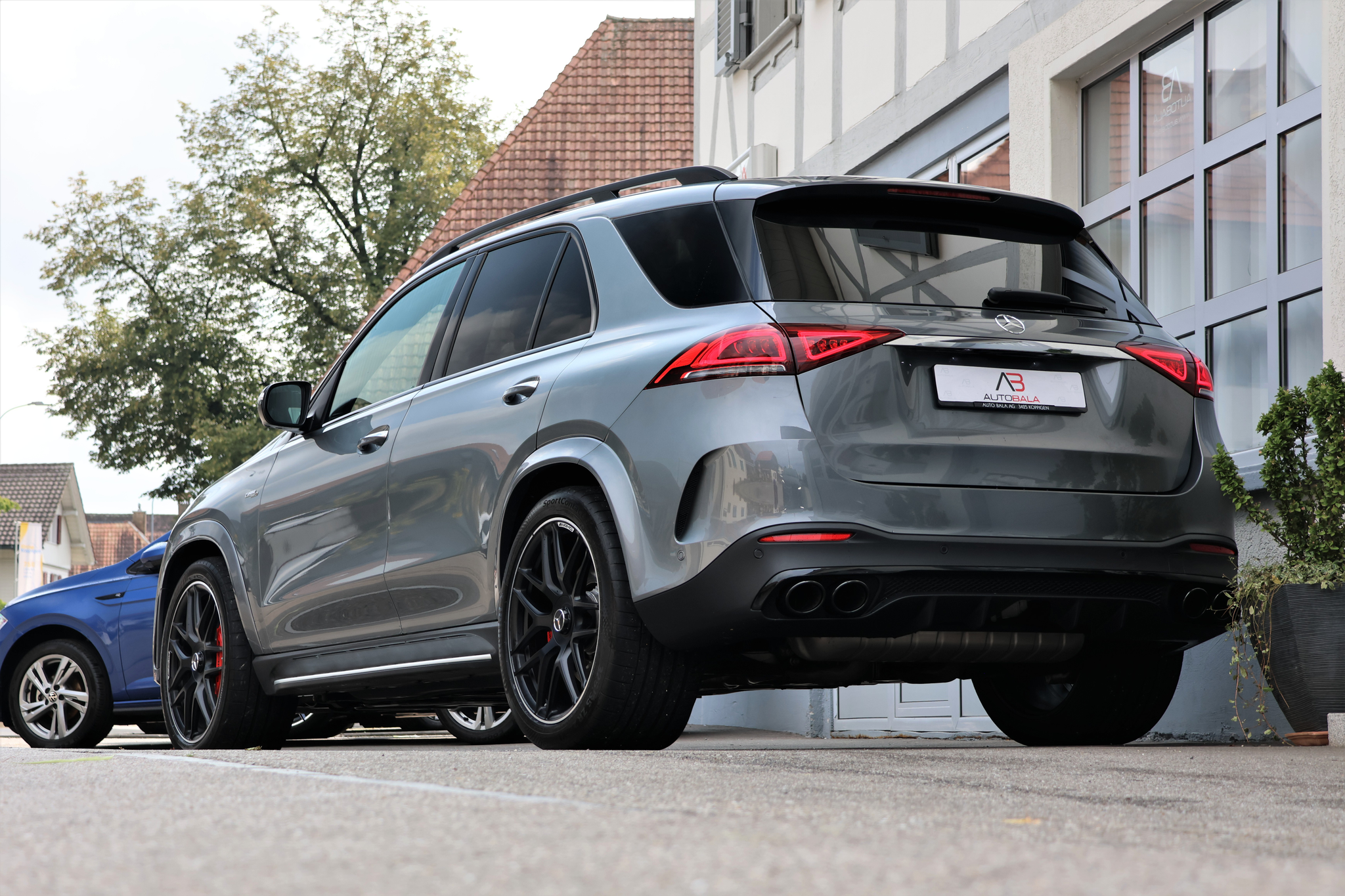 listing desktop thumbnail image 2