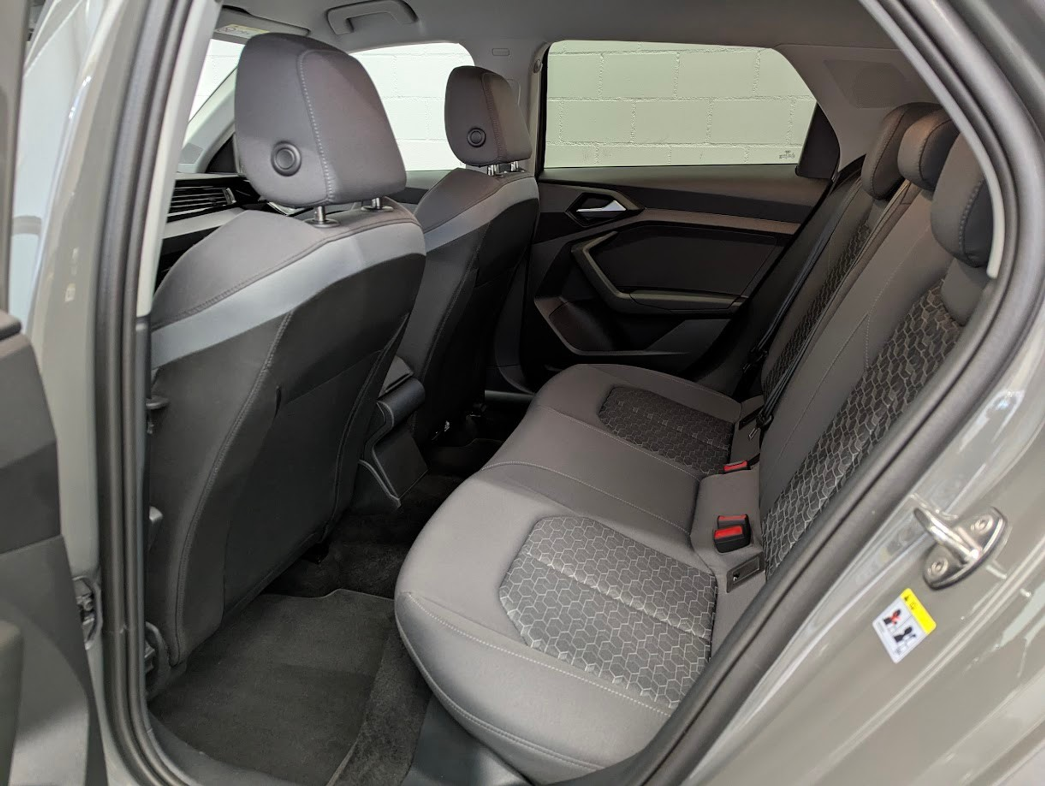 listing desktop thumbnail image 28