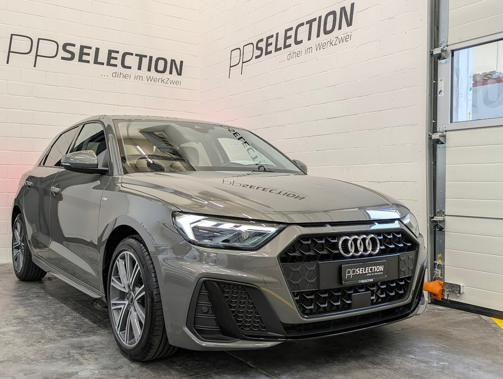 listing desktop thumbnail image 0