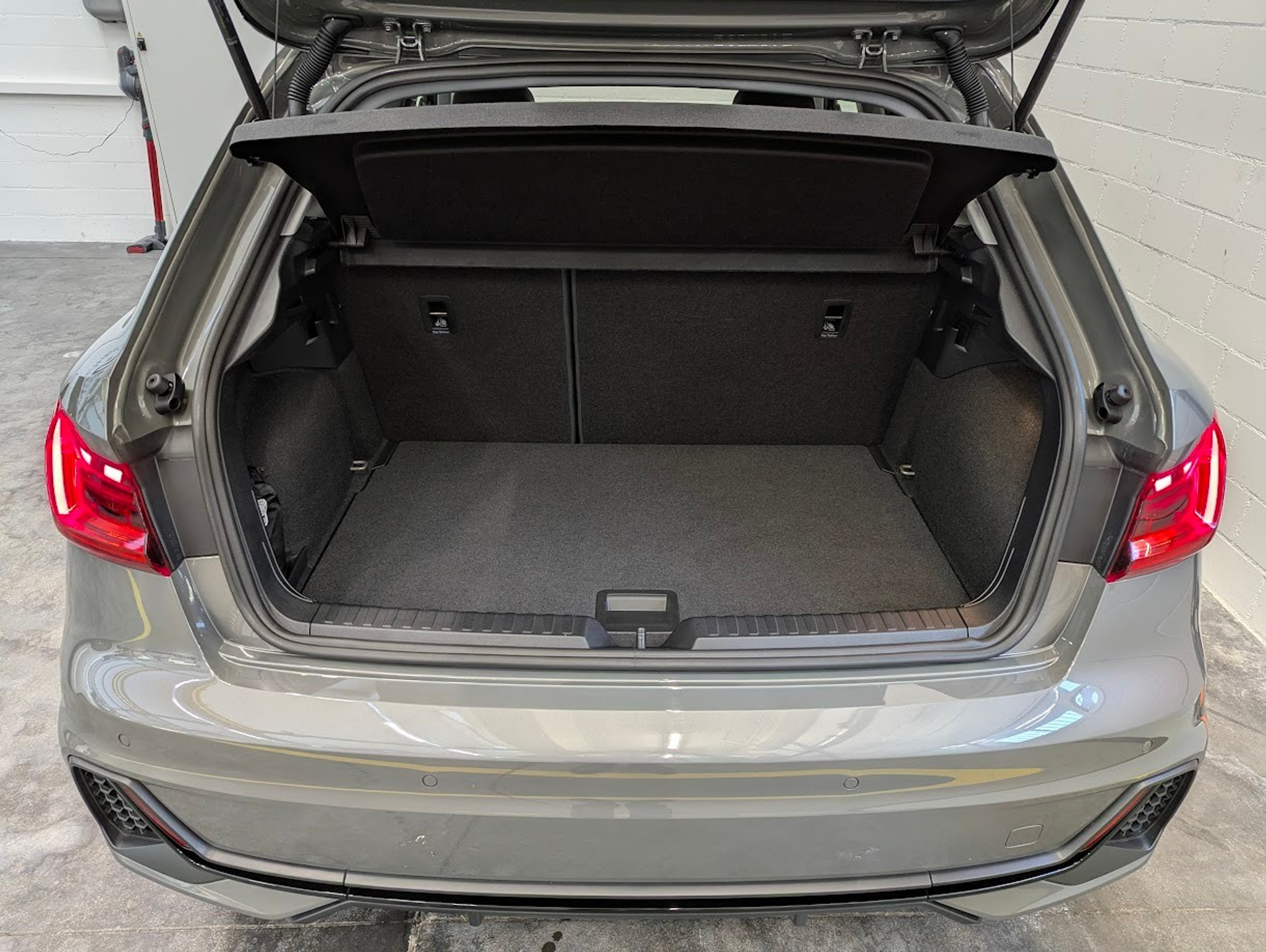 listing desktop thumbnail image 30