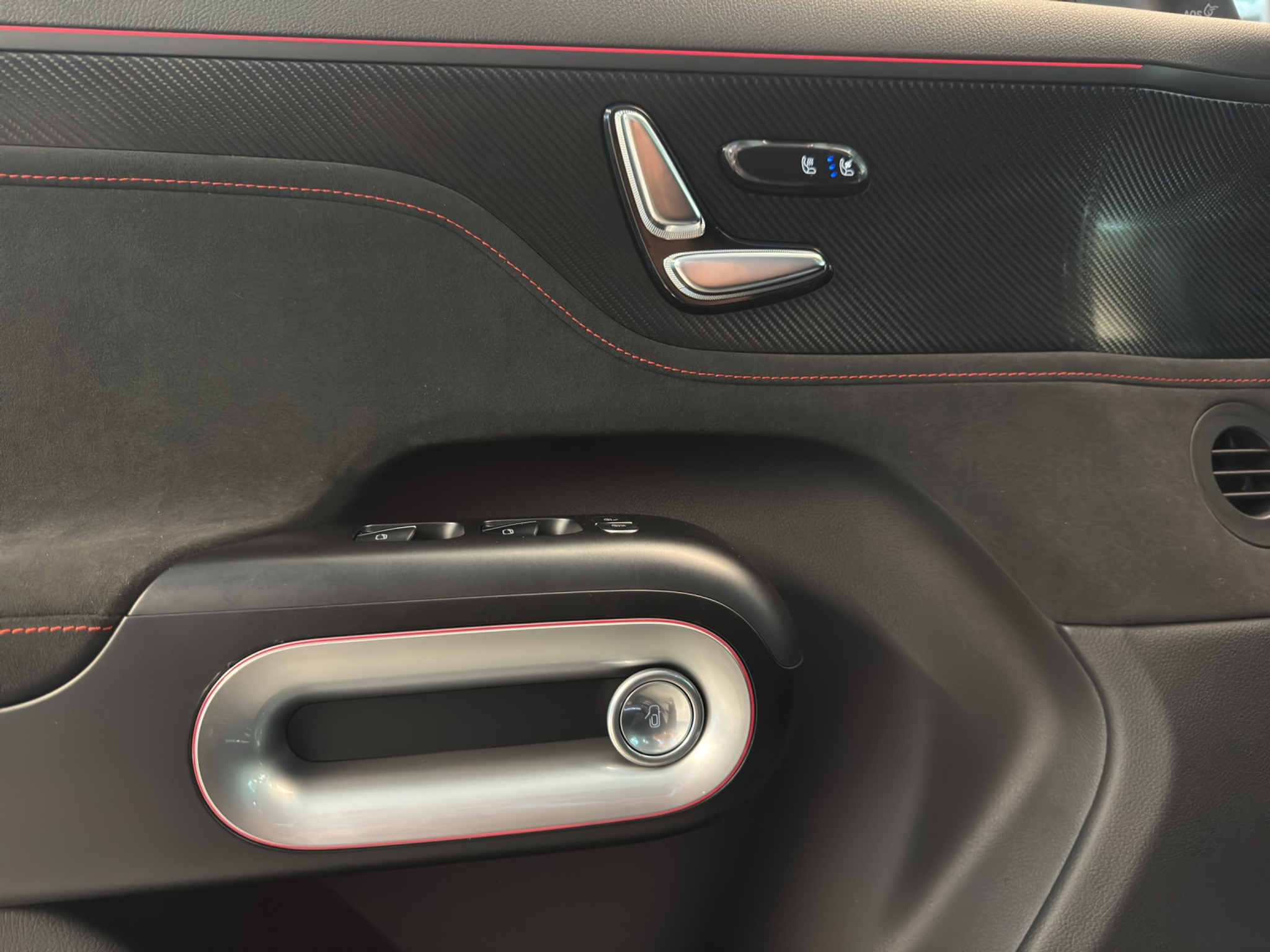 listing desktop thumbnail image 12