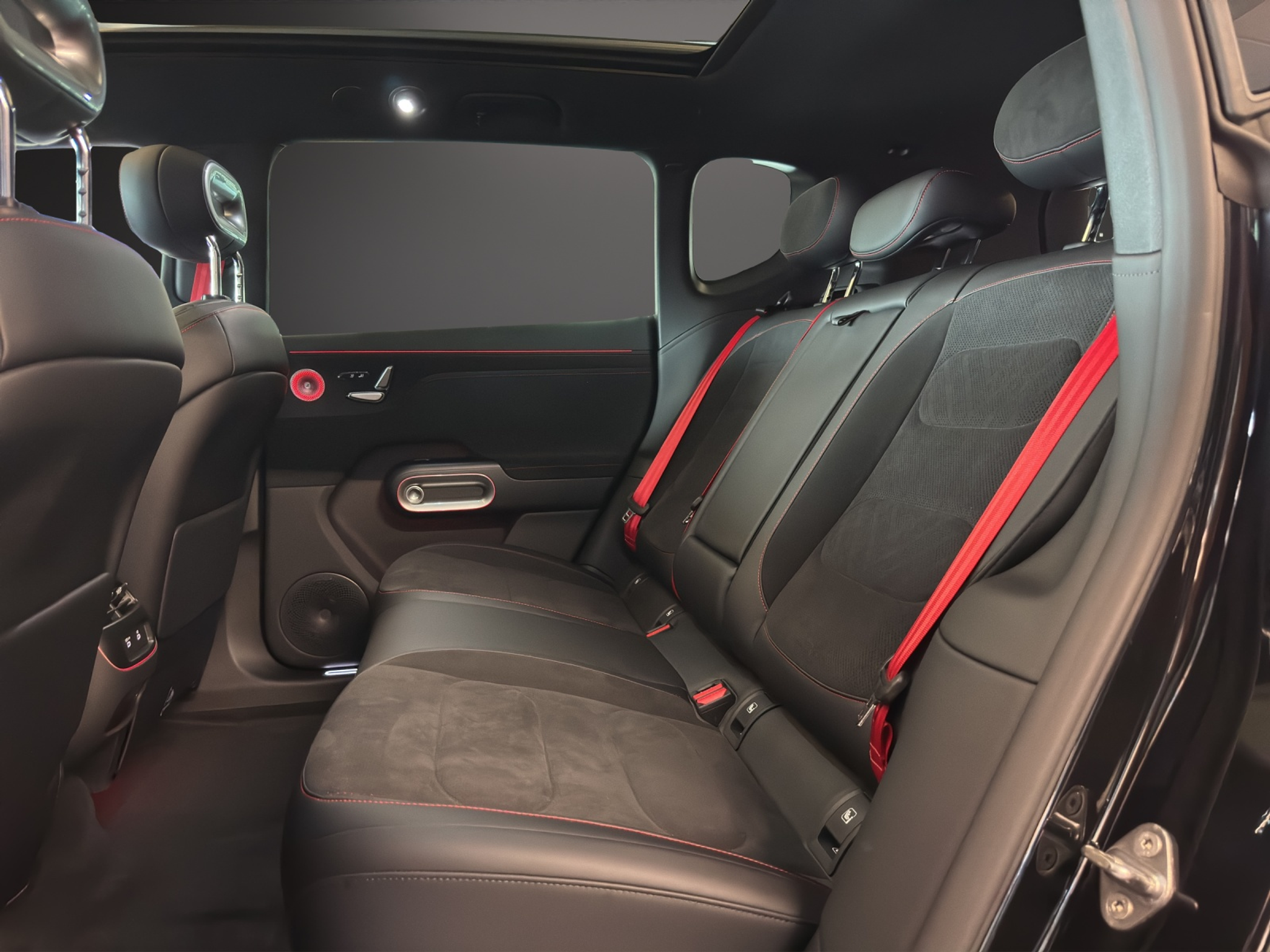 listing desktop thumbnail image 11