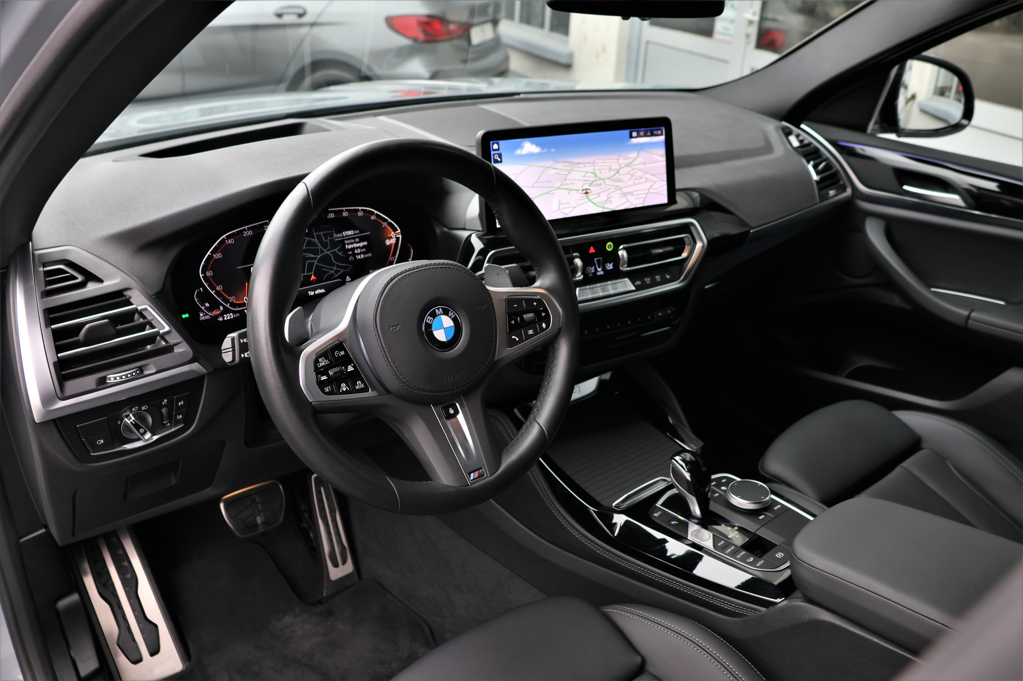 listing desktop thumbnail image 9