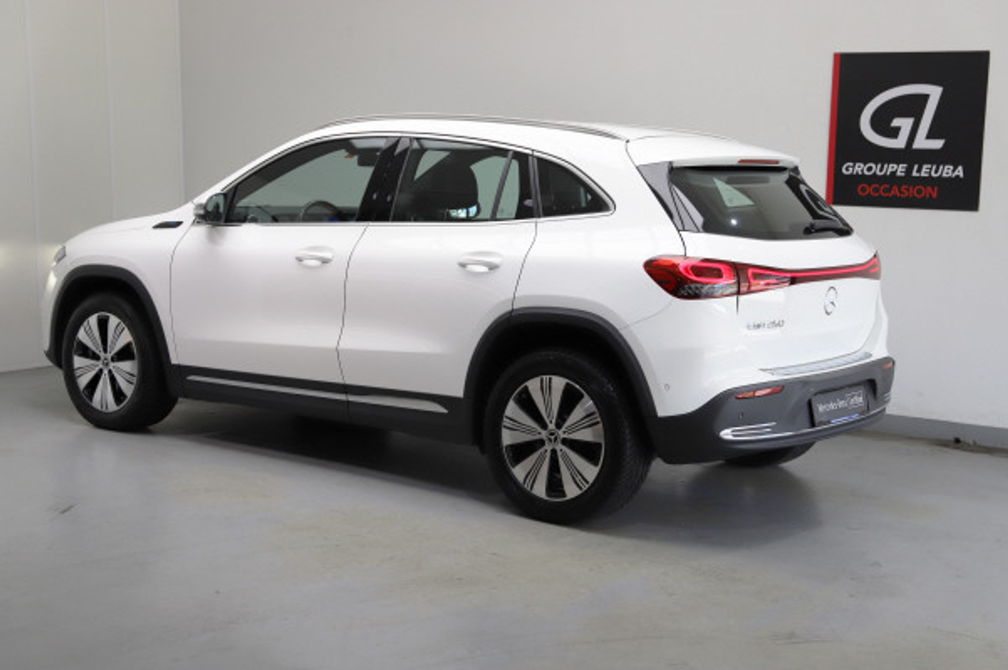 listing desktop thumbnail image 2