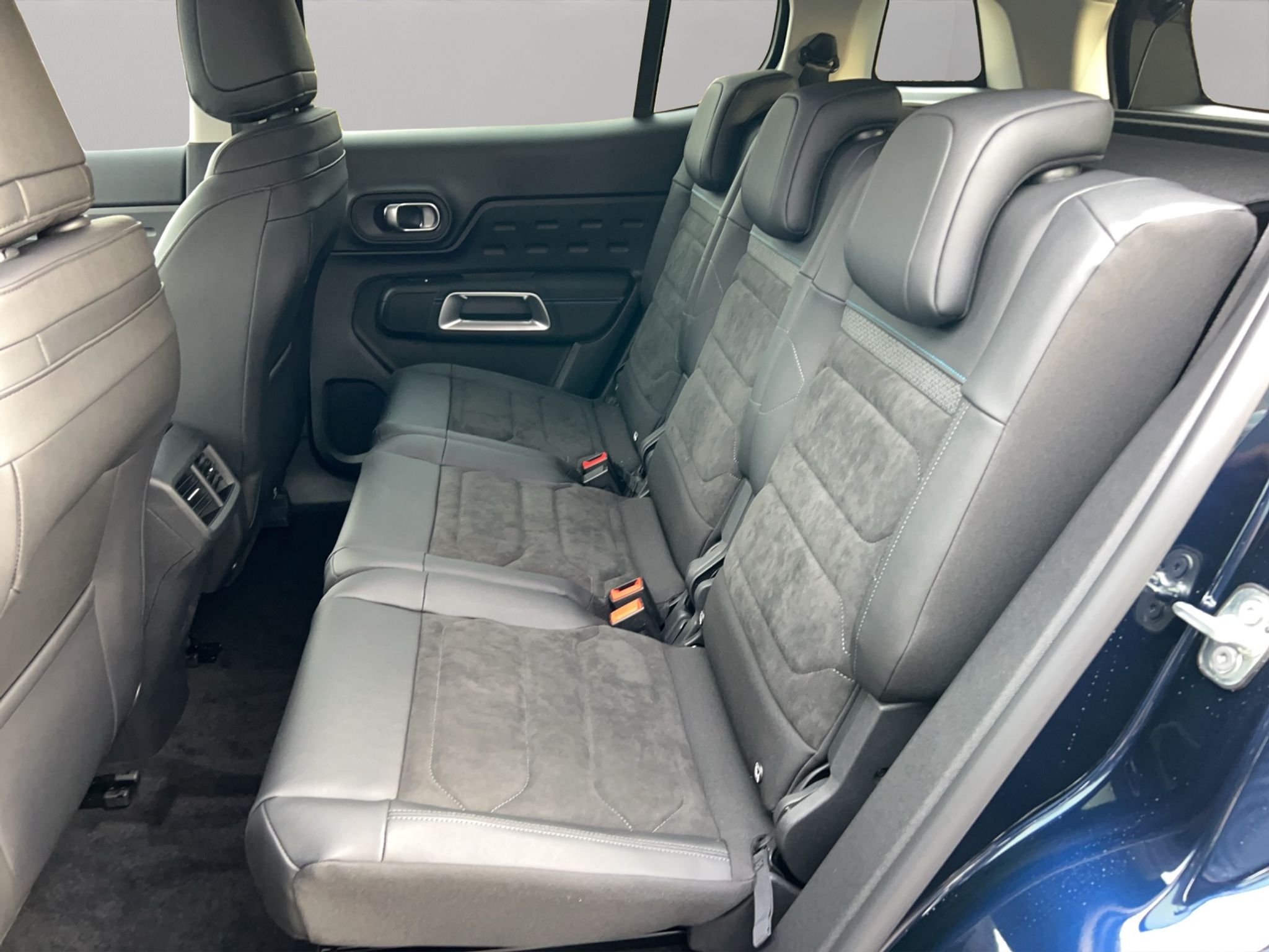 listing desktop thumbnail image 12