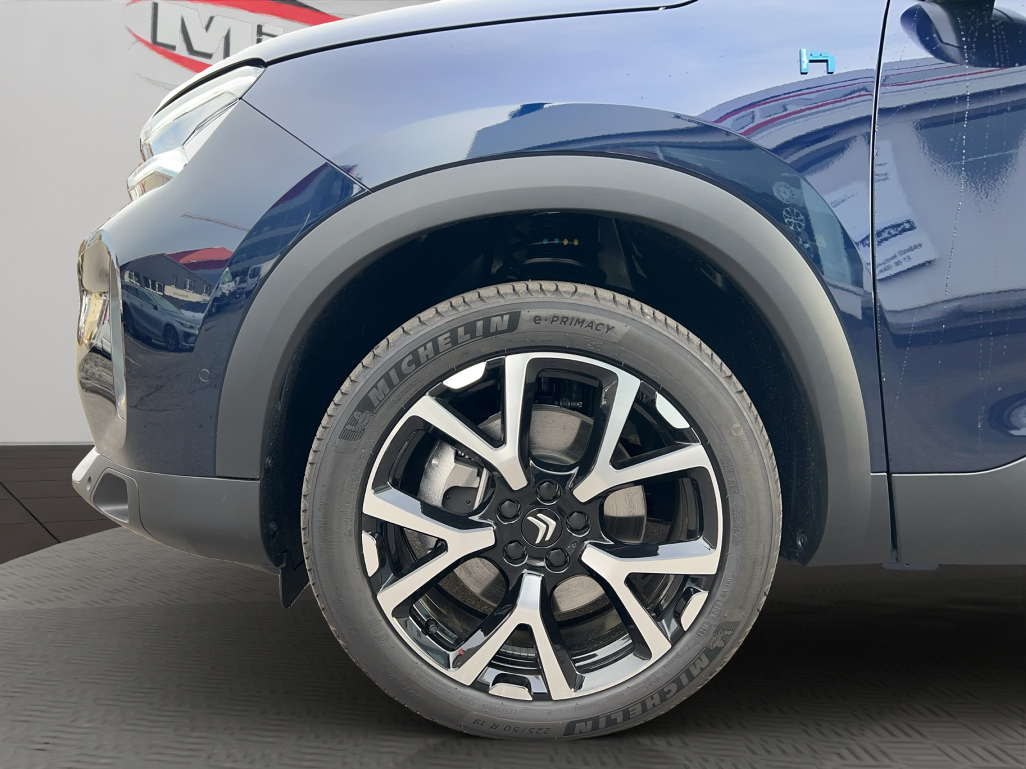 listing desktop thumbnail image 15