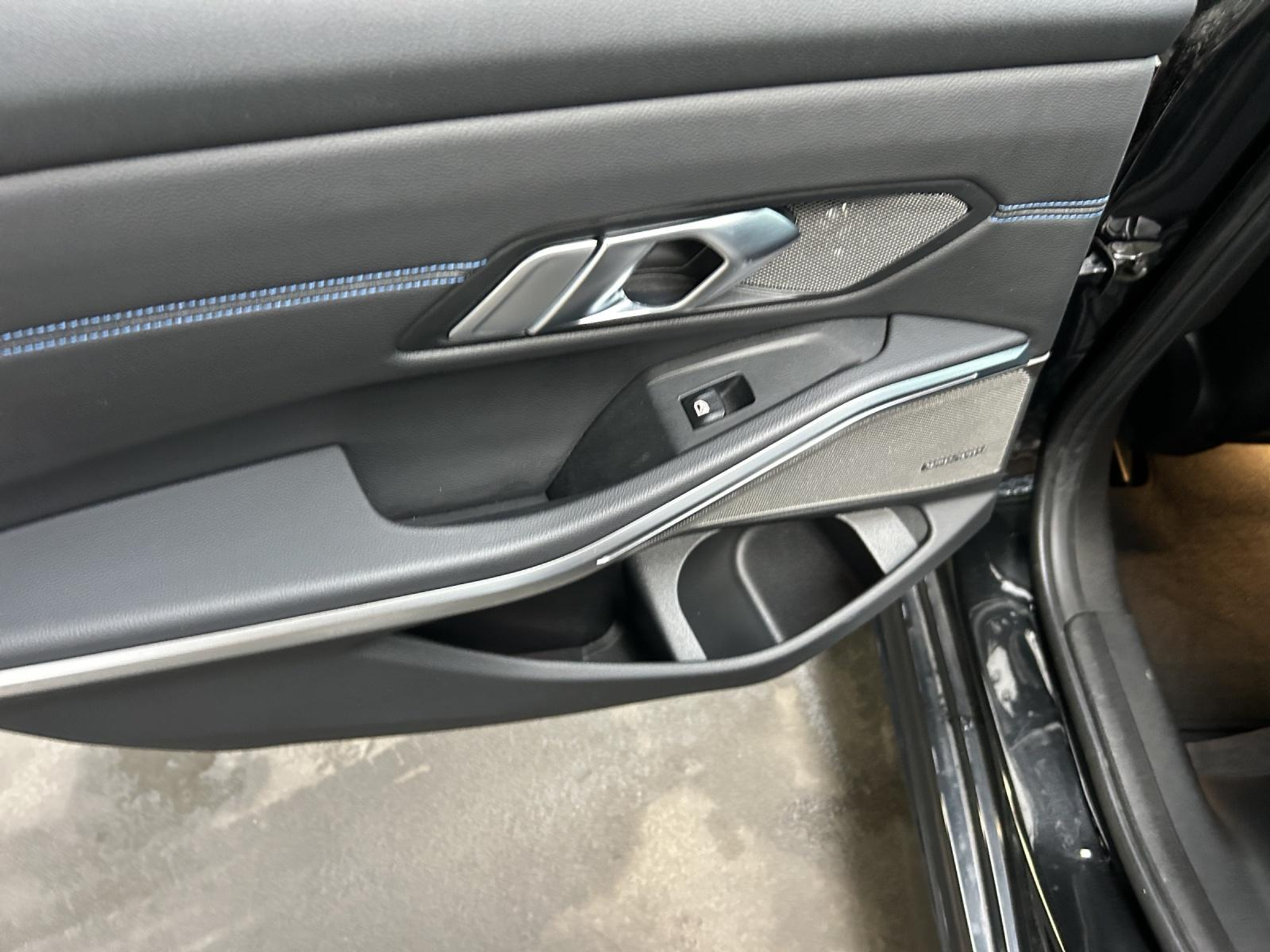 listing desktop thumbnail image 19