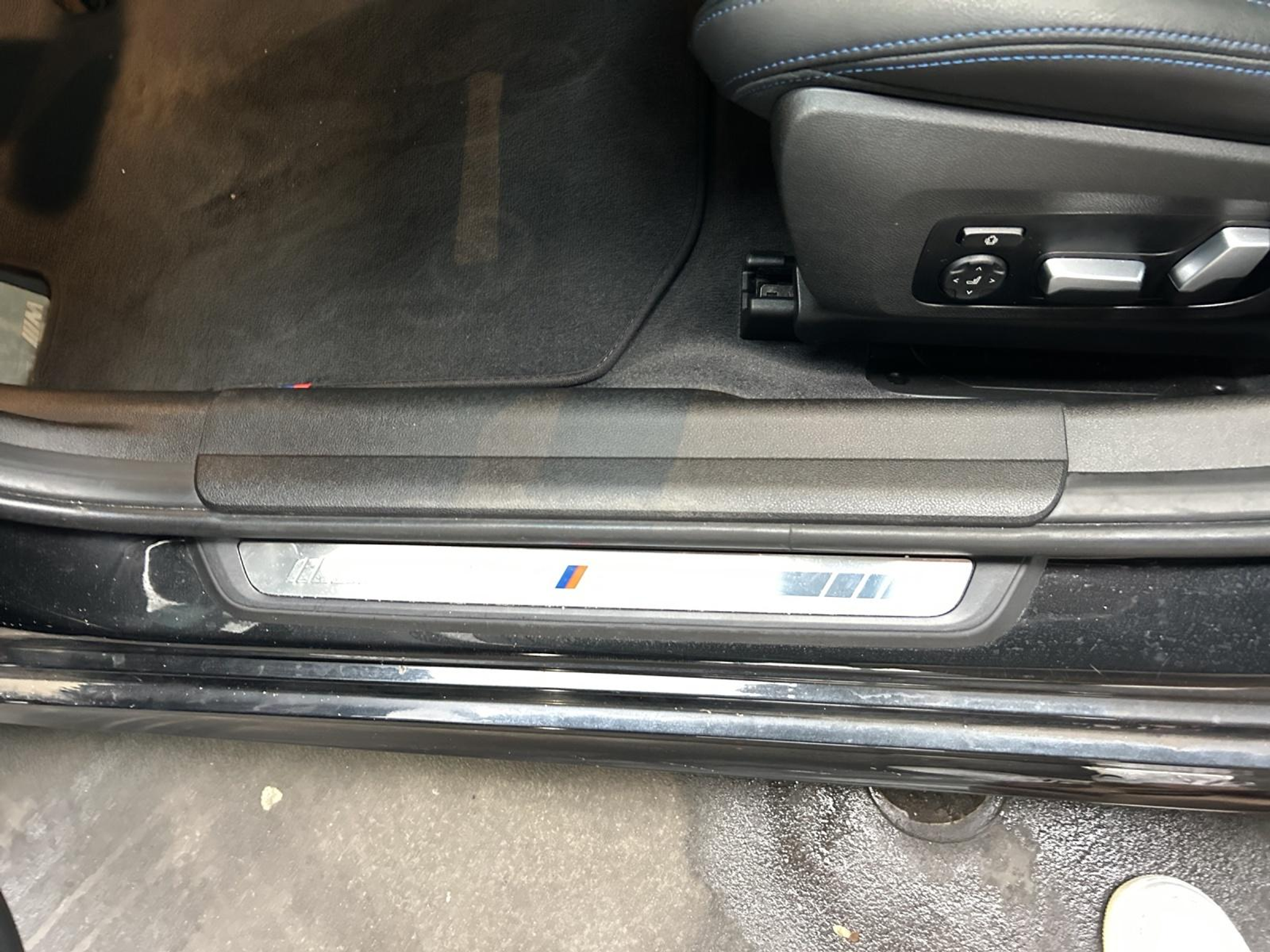 listing desktop thumbnail image 16