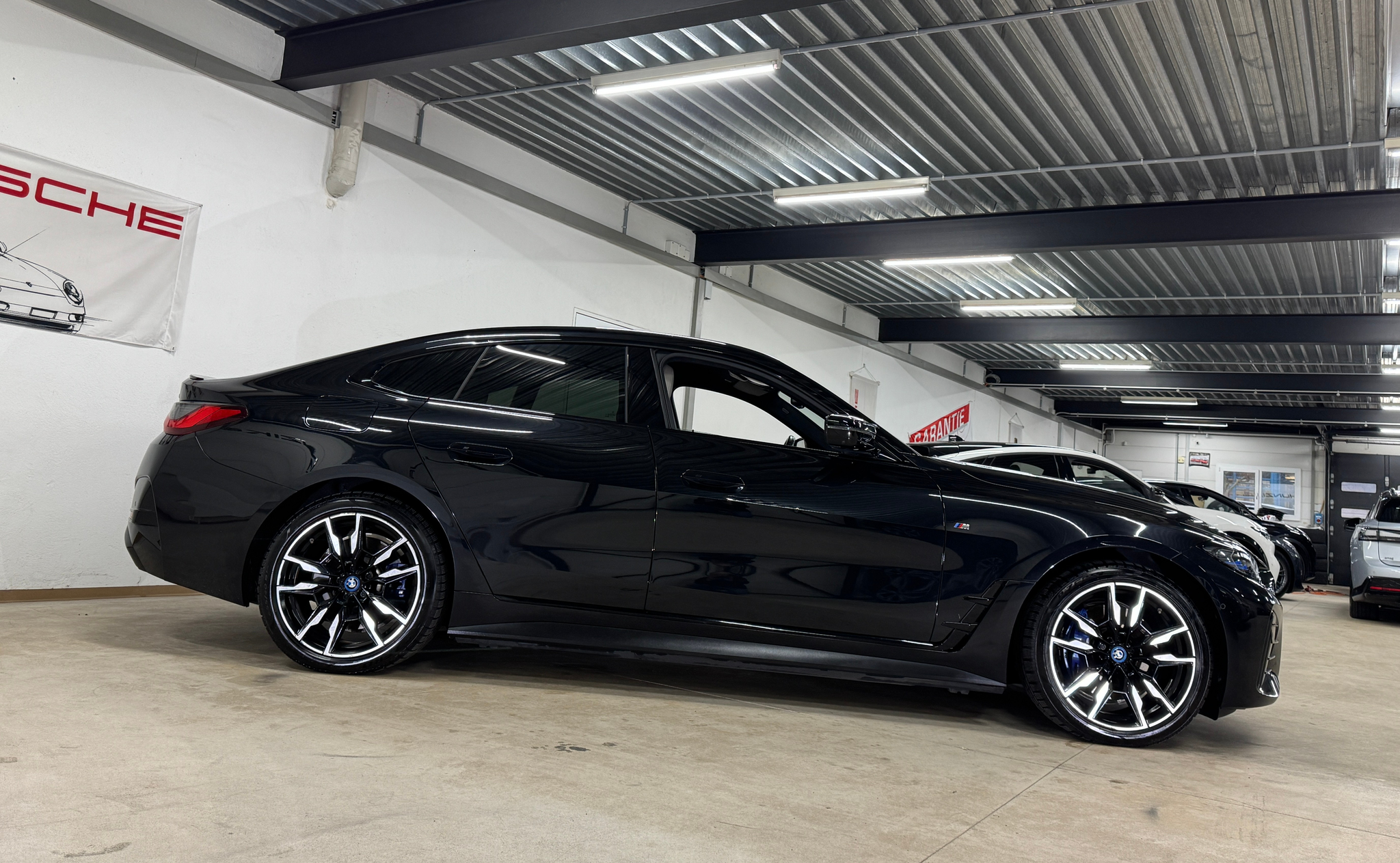 listing desktop thumbnail image 3