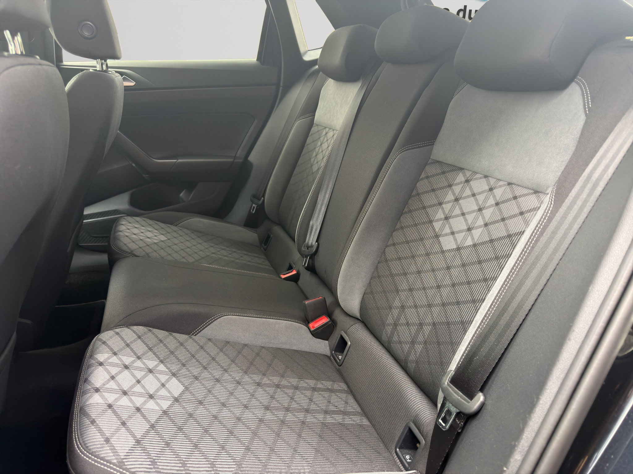 listing desktop thumbnail image 17