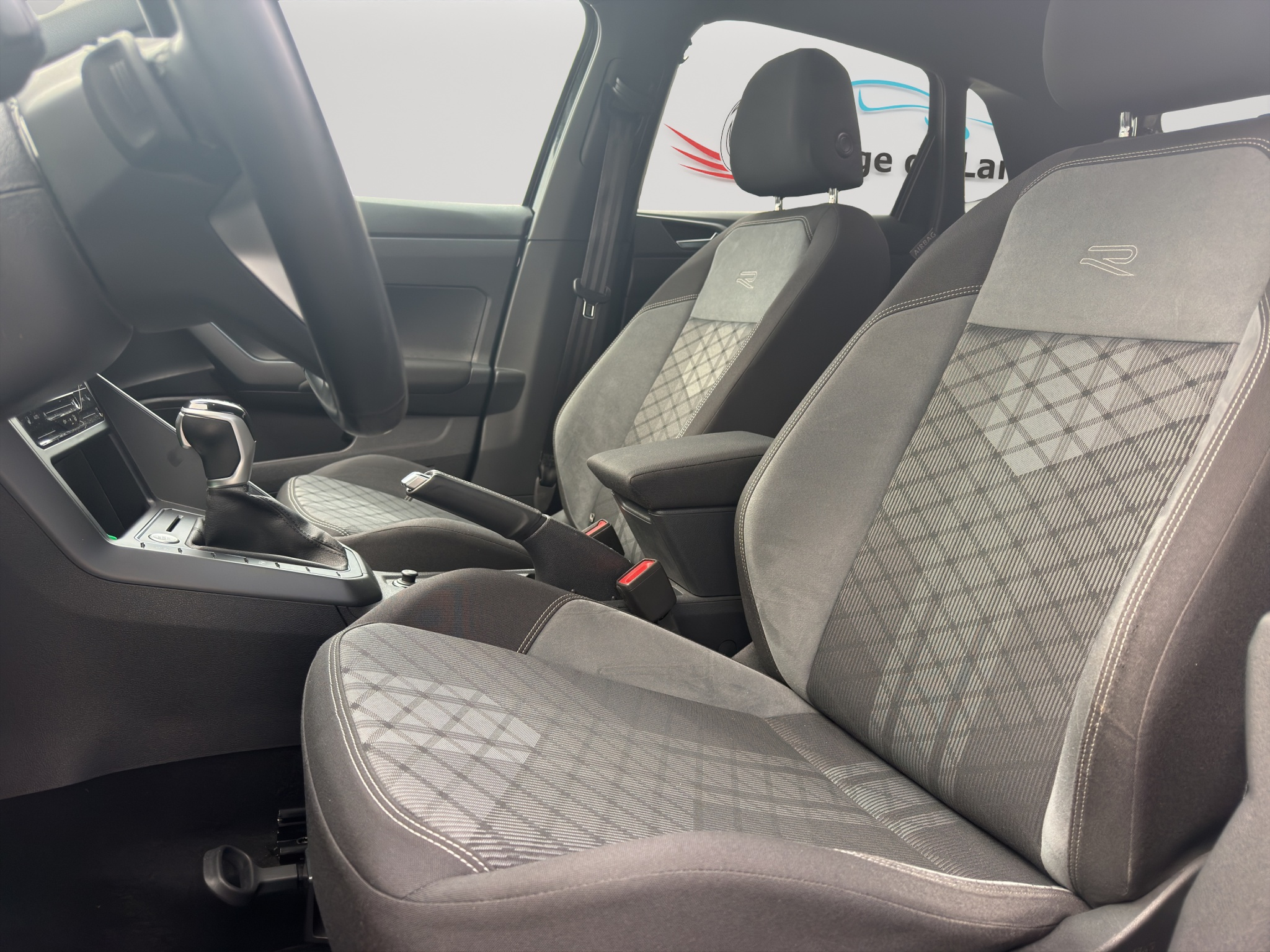 listing desktop thumbnail image 15