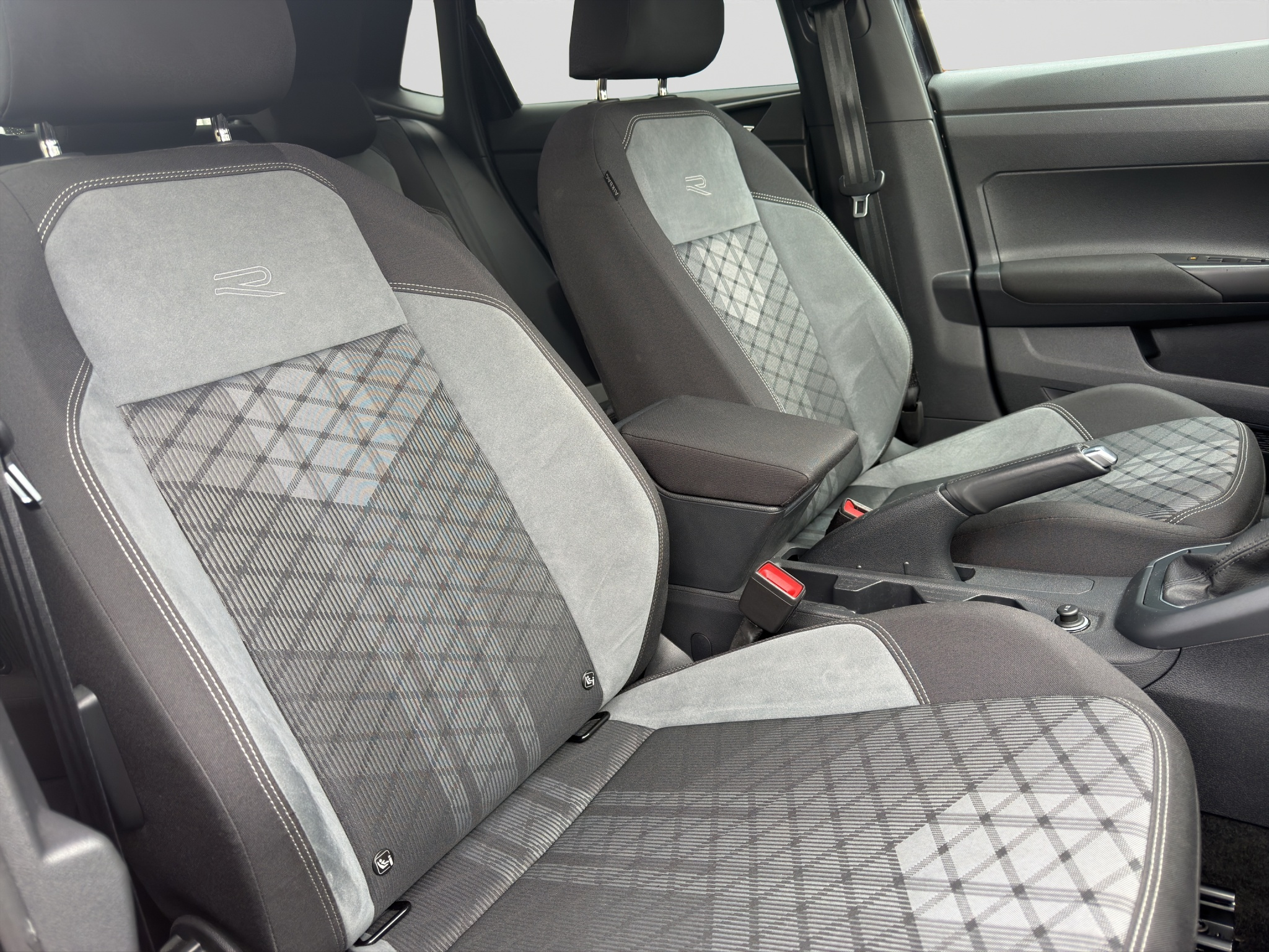 listing desktop thumbnail image 16