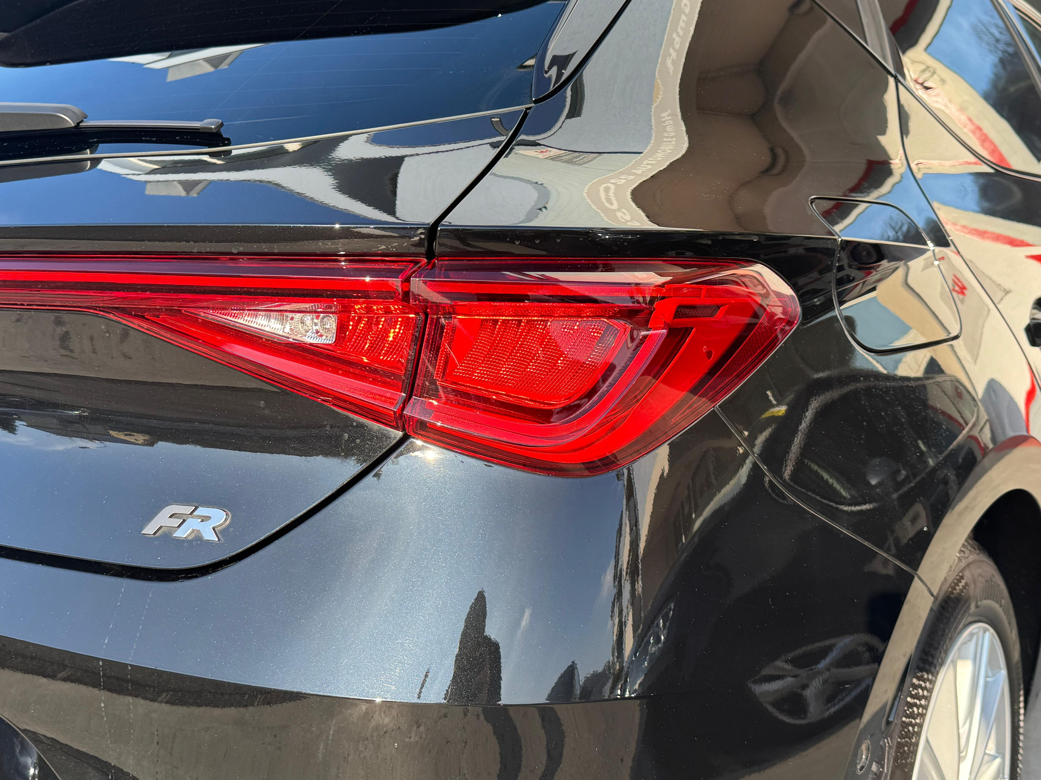 listing desktop thumbnail image 7