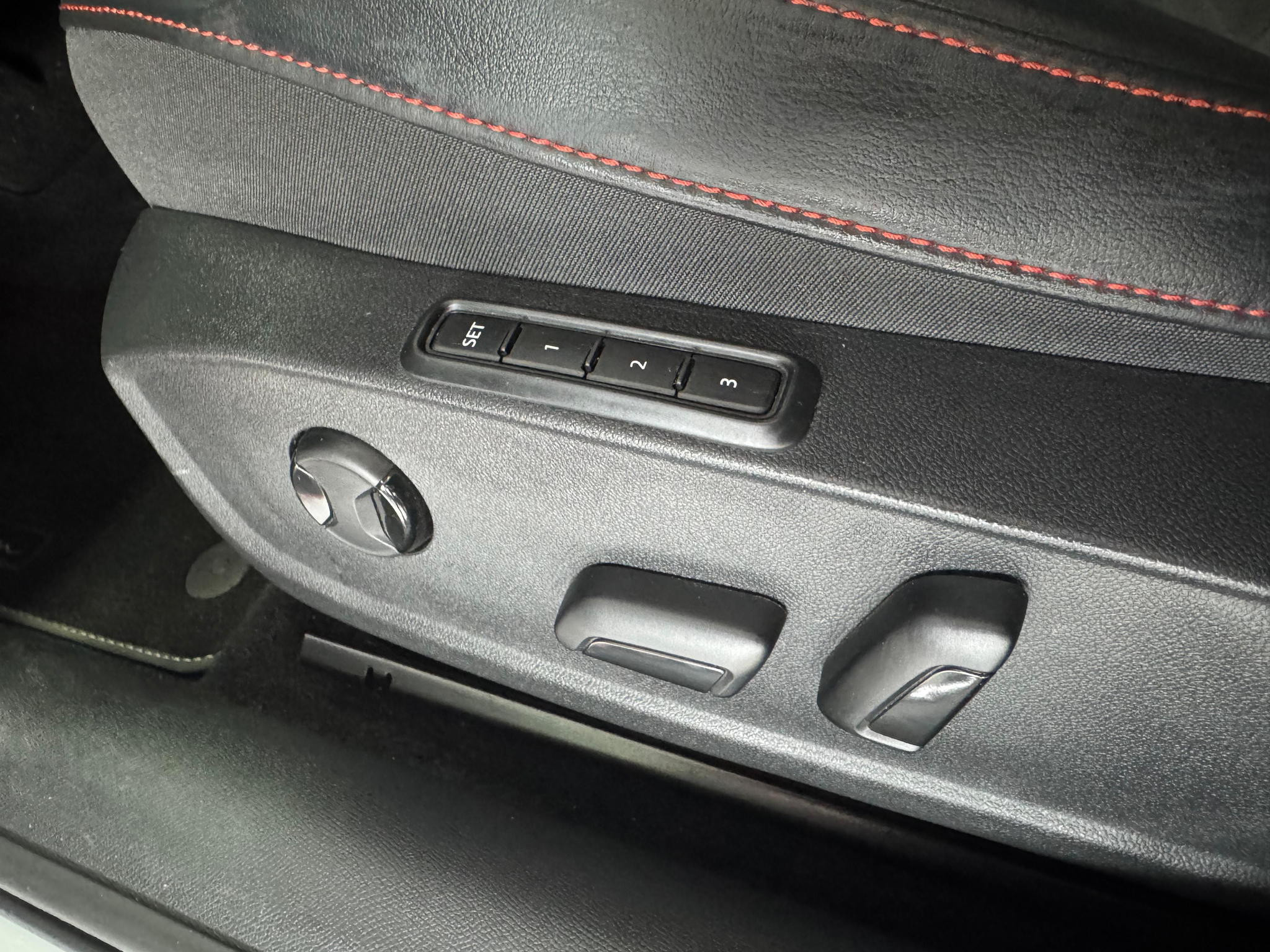 listing desktop thumbnail image 14