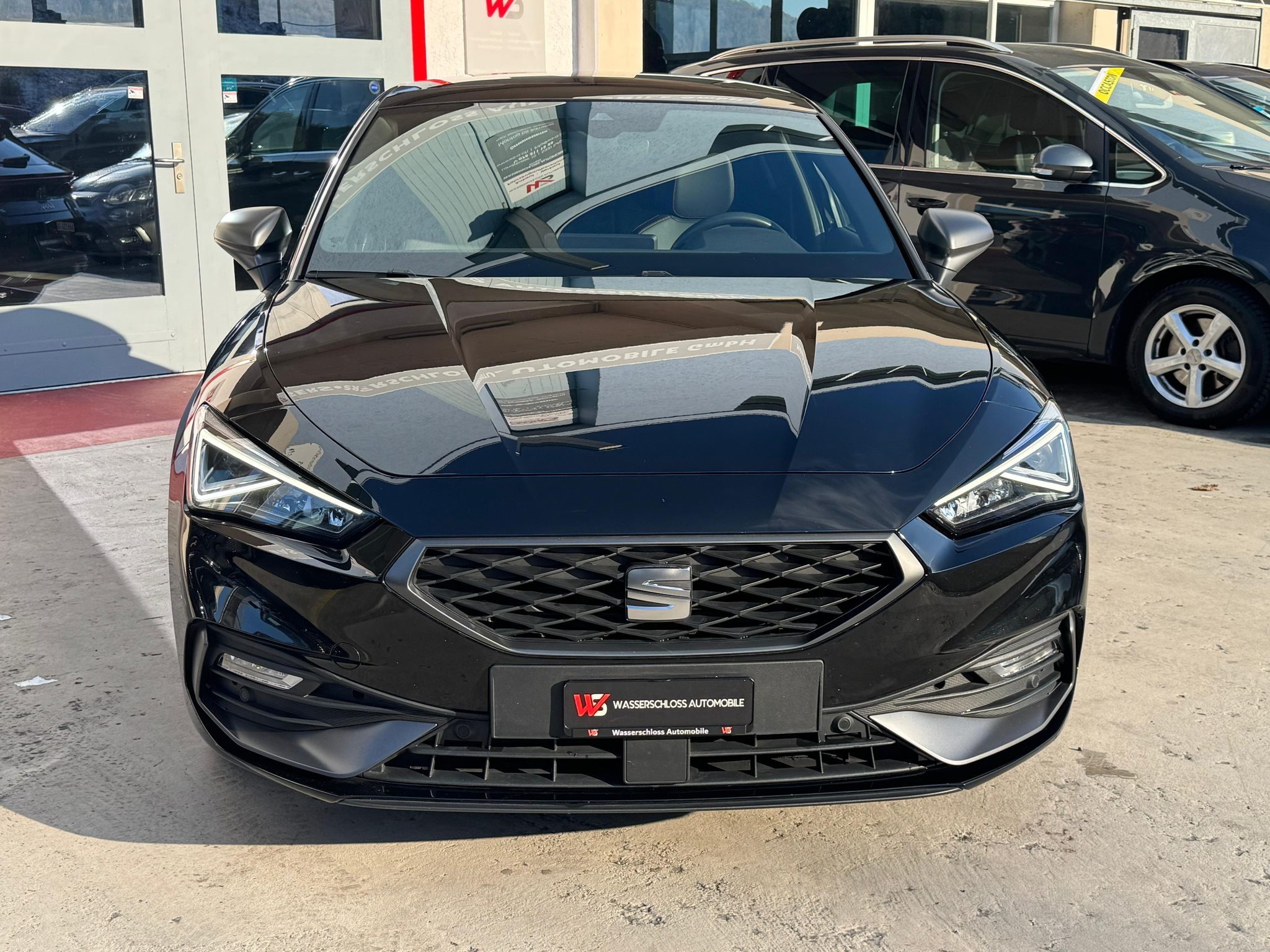 listing desktop thumbnail image 2