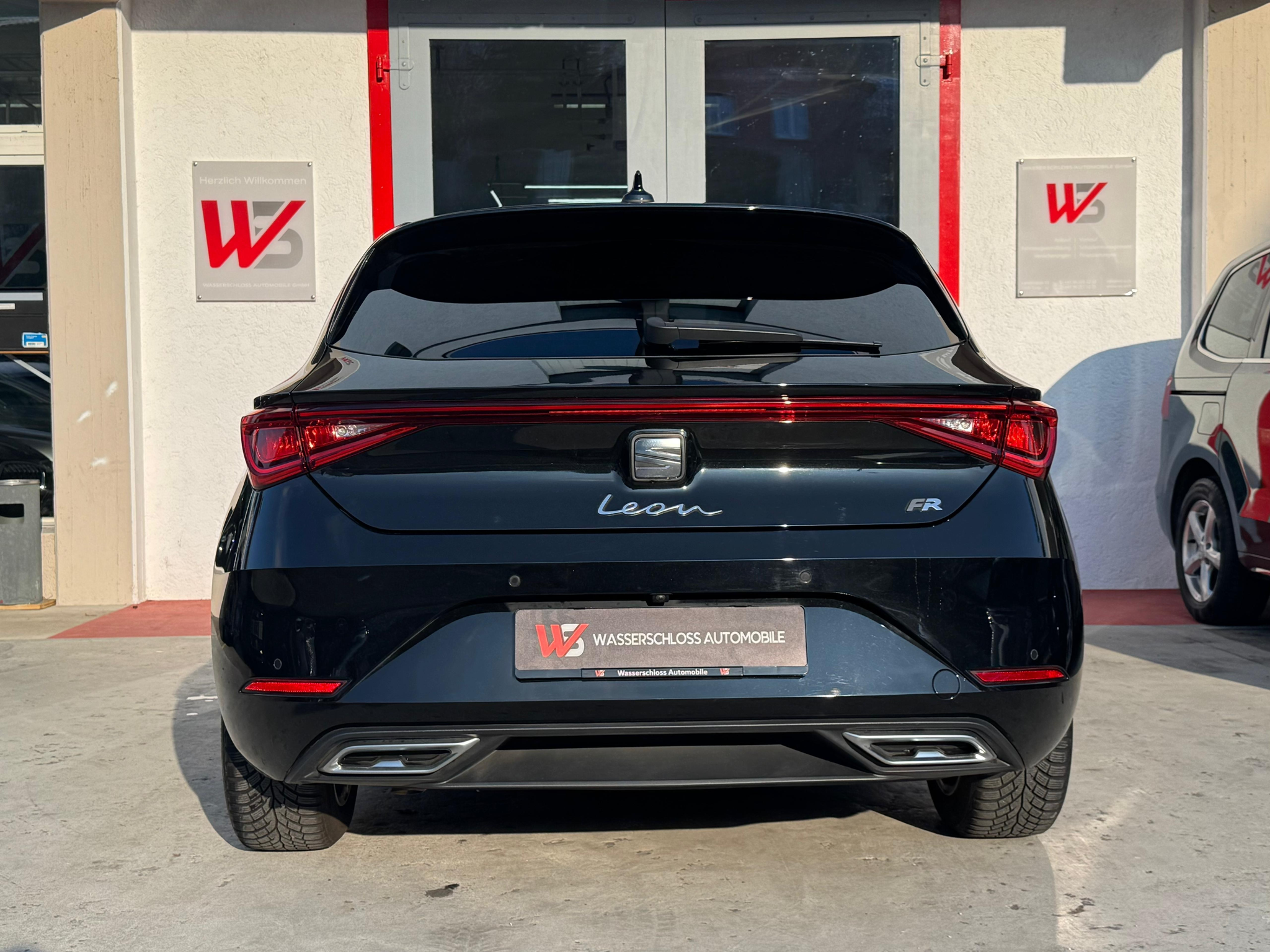 listing desktop thumbnail image 6