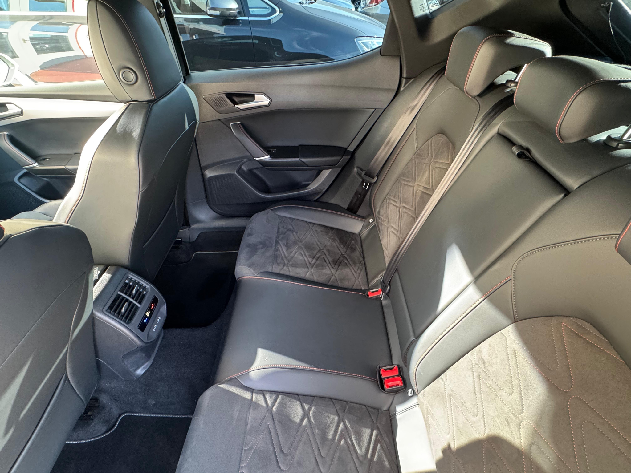 listing desktop thumbnail image 29