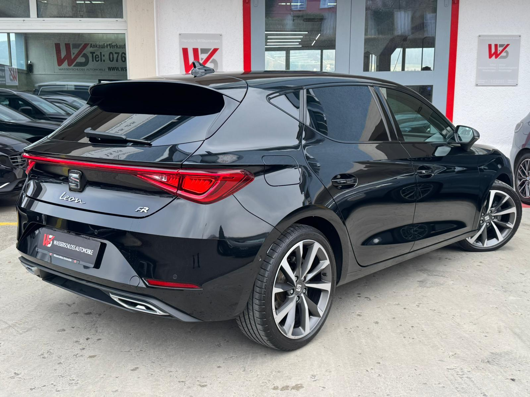 listing desktop thumbnail image 8