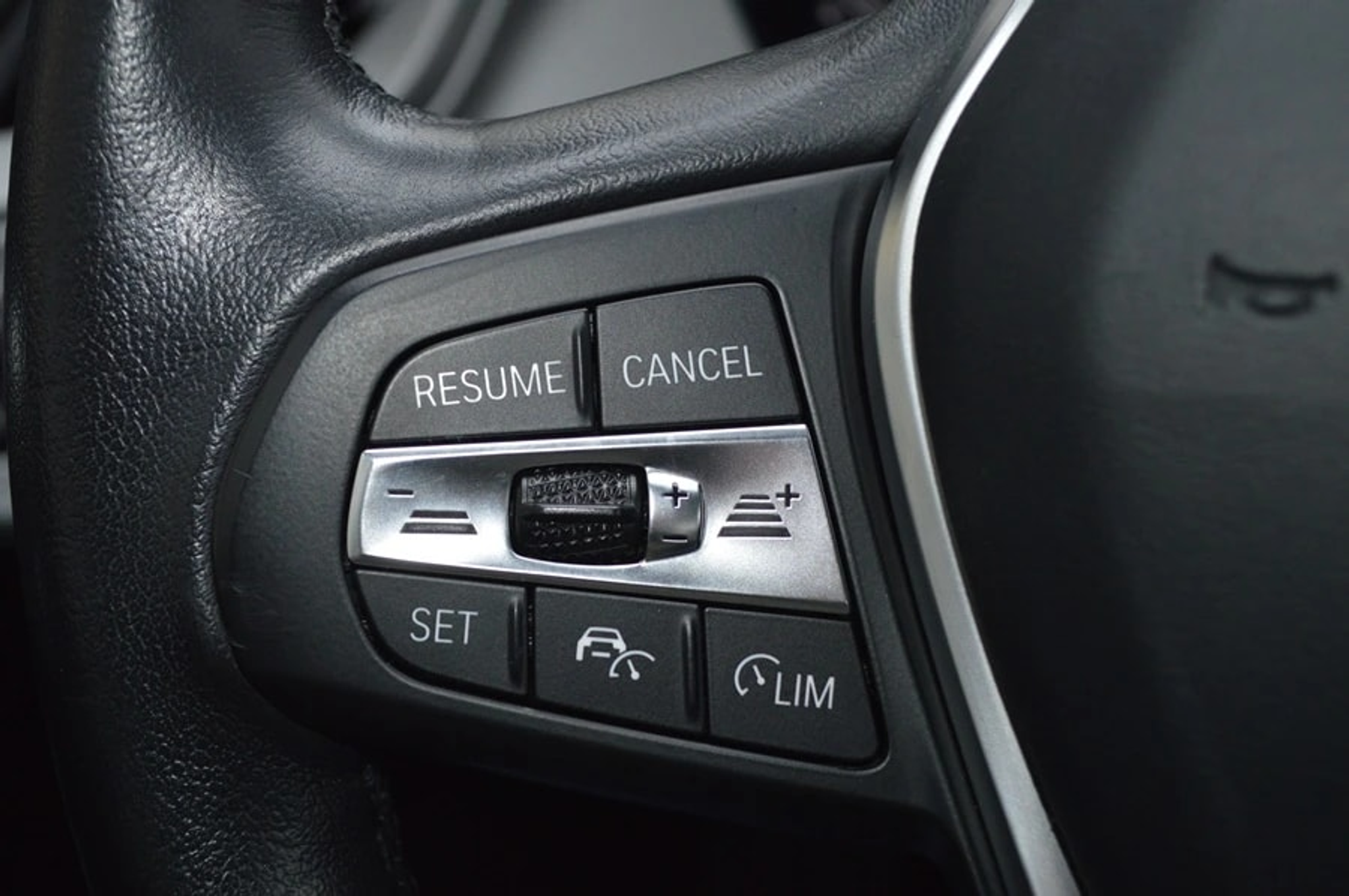 listing desktop thumbnail image 11