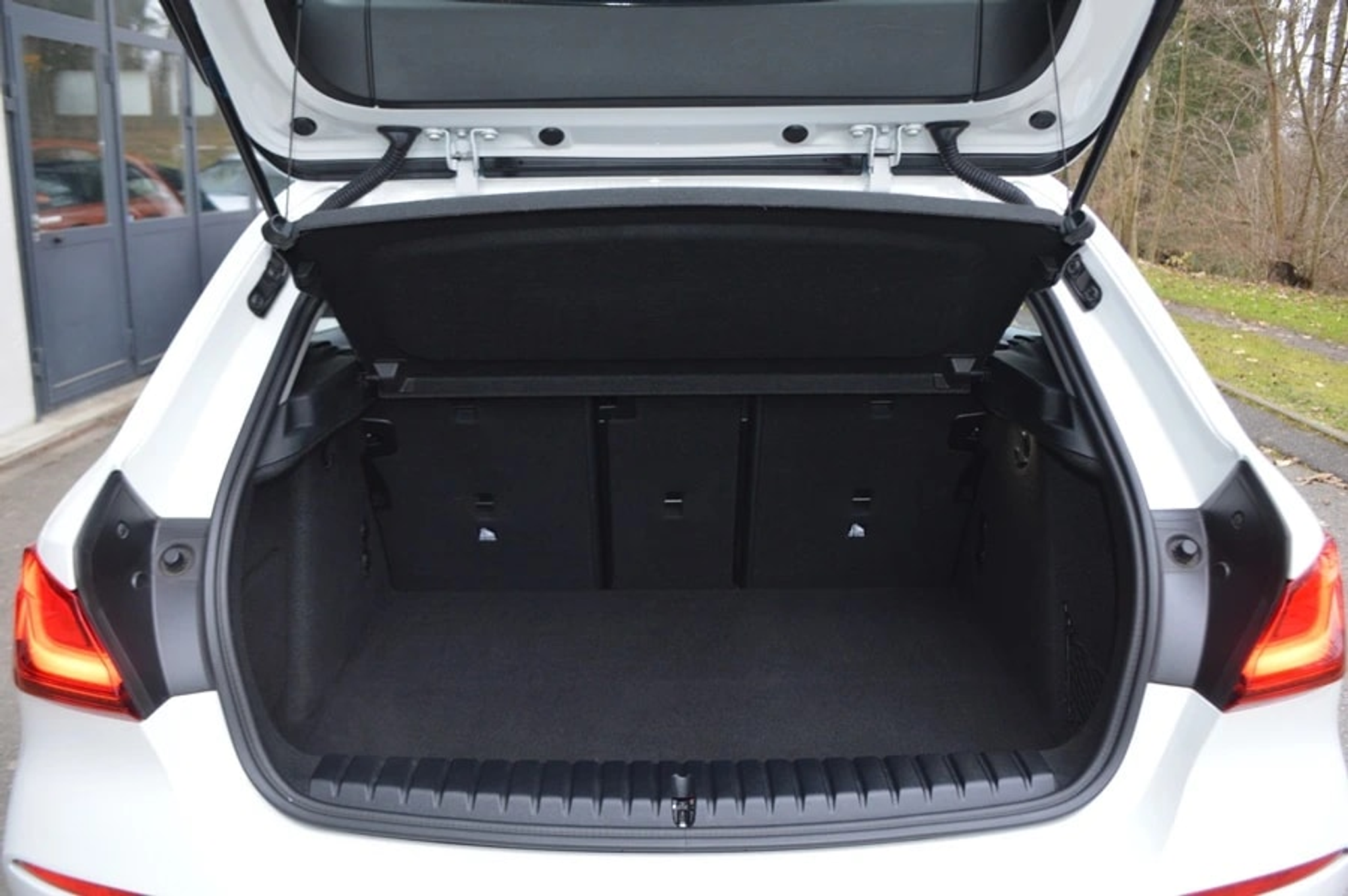 listing desktop thumbnail image 12