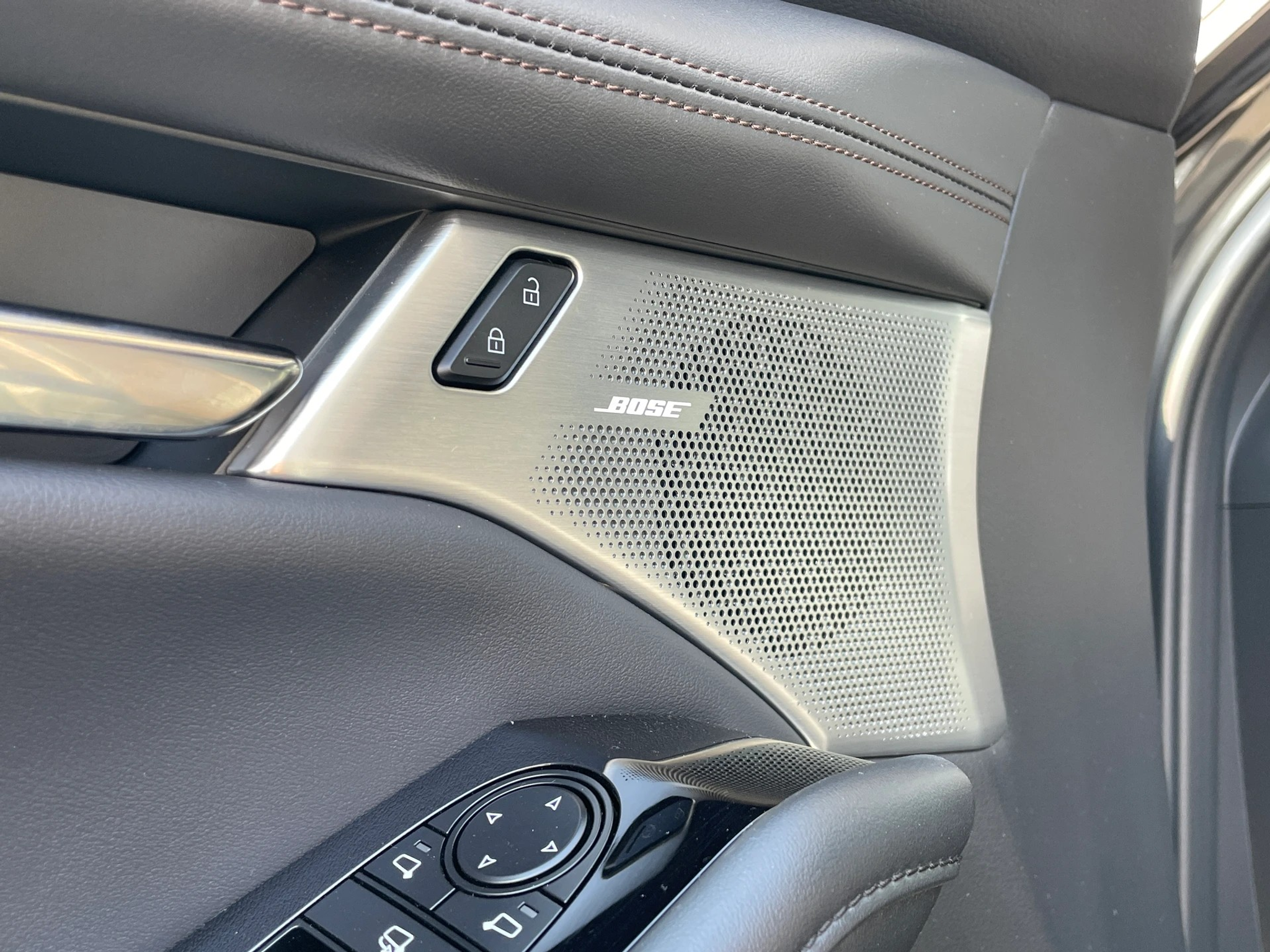 listing desktop thumbnail image 10