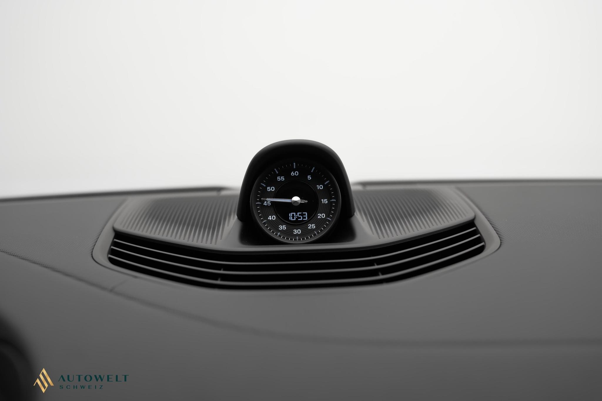 listing desktop thumbnail image 9