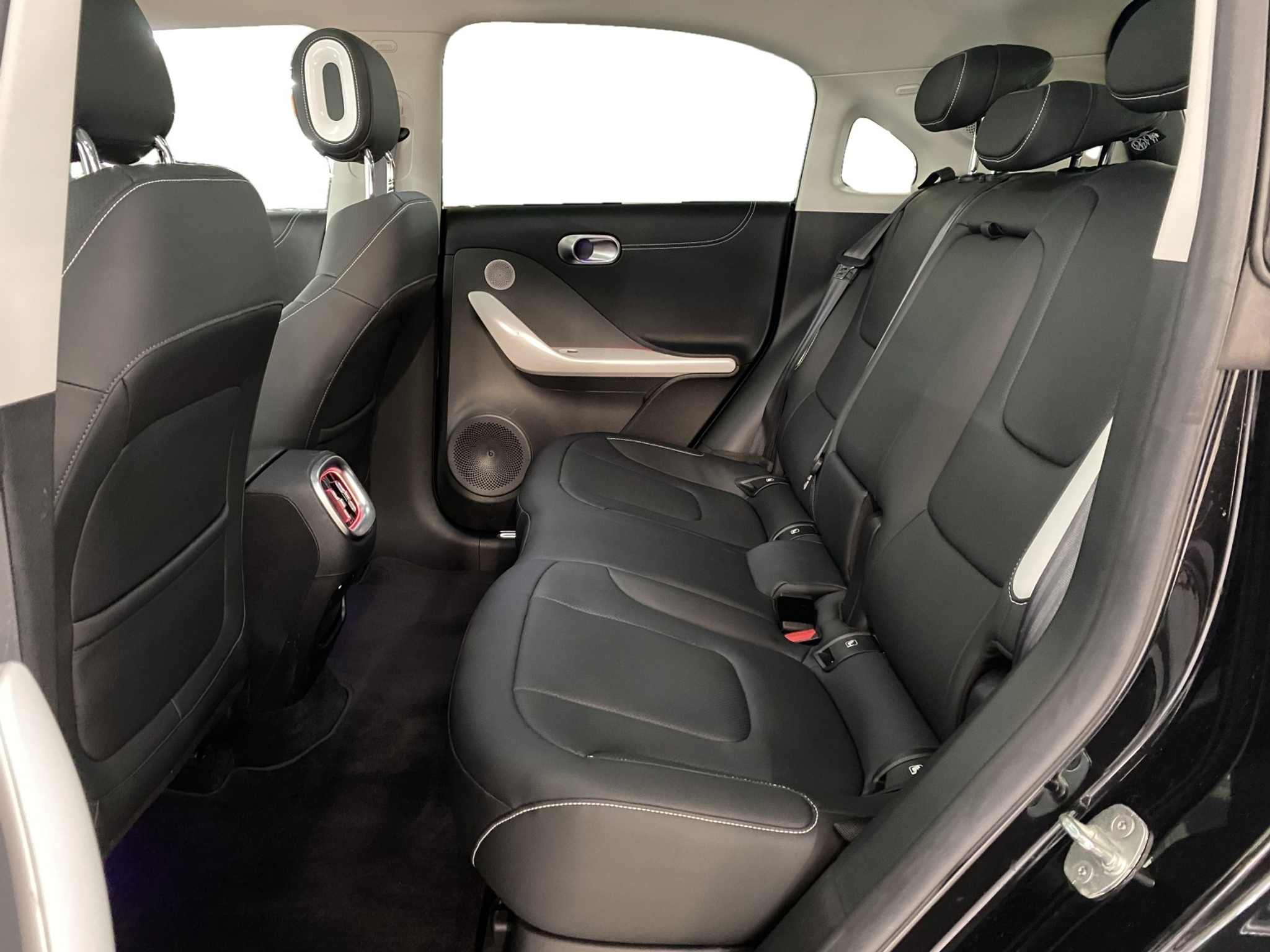 listing desktop thumbnail image 7