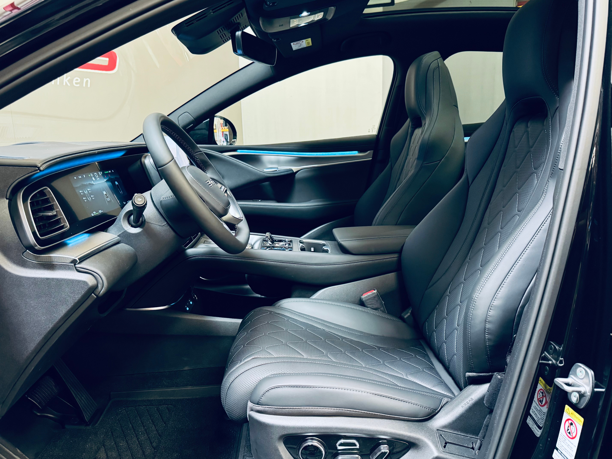 listing desktop thumbnail image 12