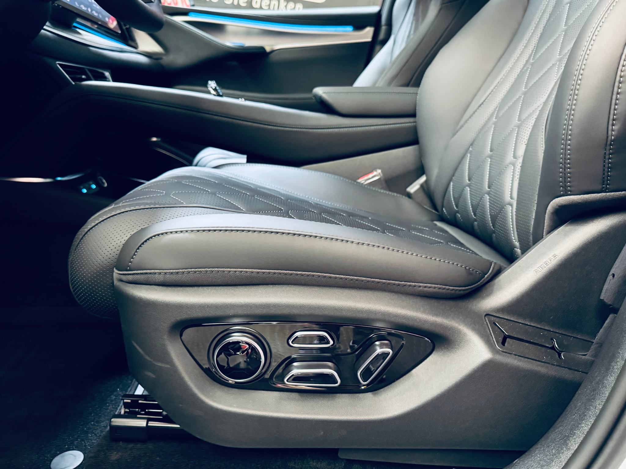 listing desktop thumbnail image 19