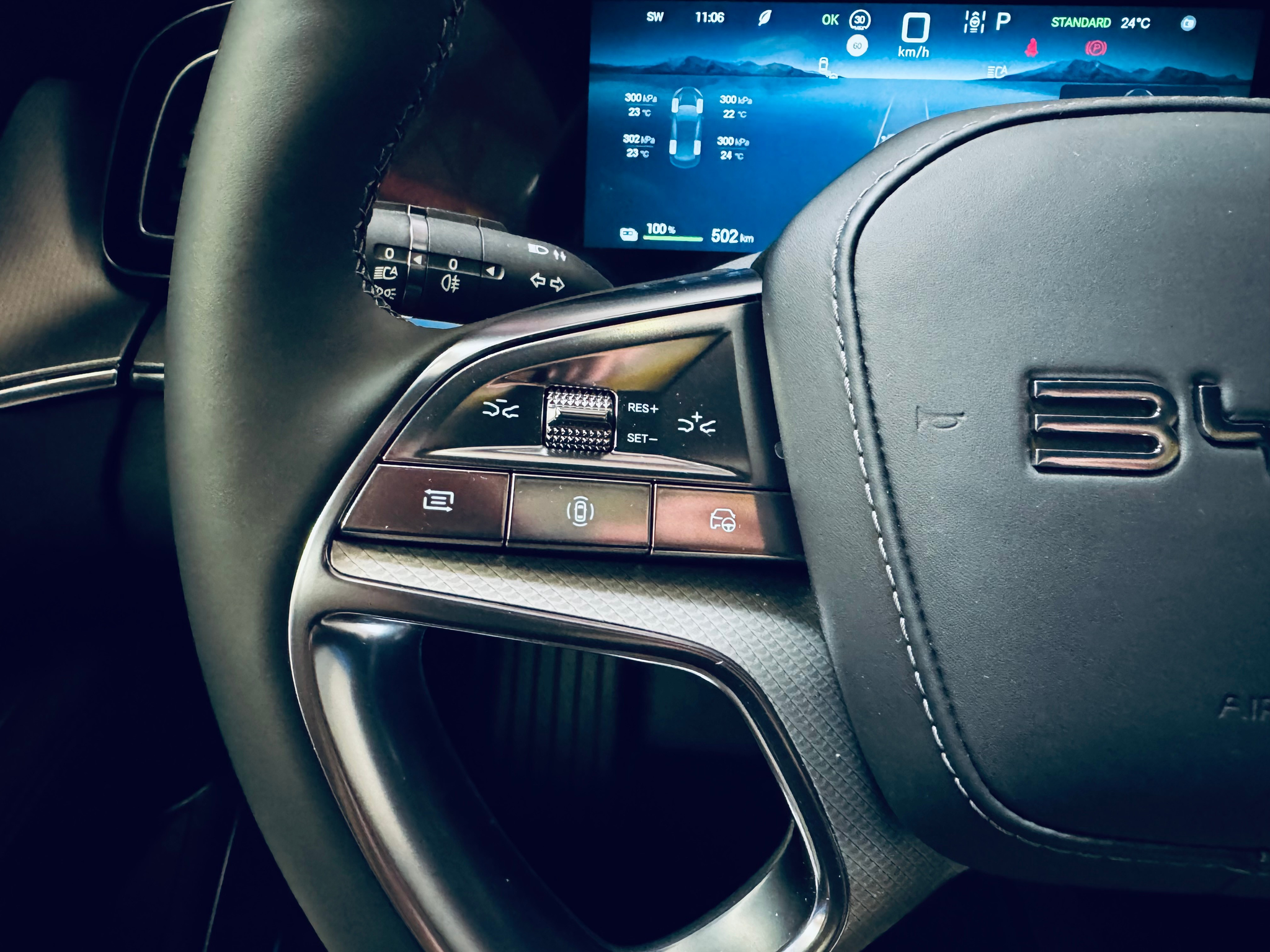 listing desktop thumbnail image 16