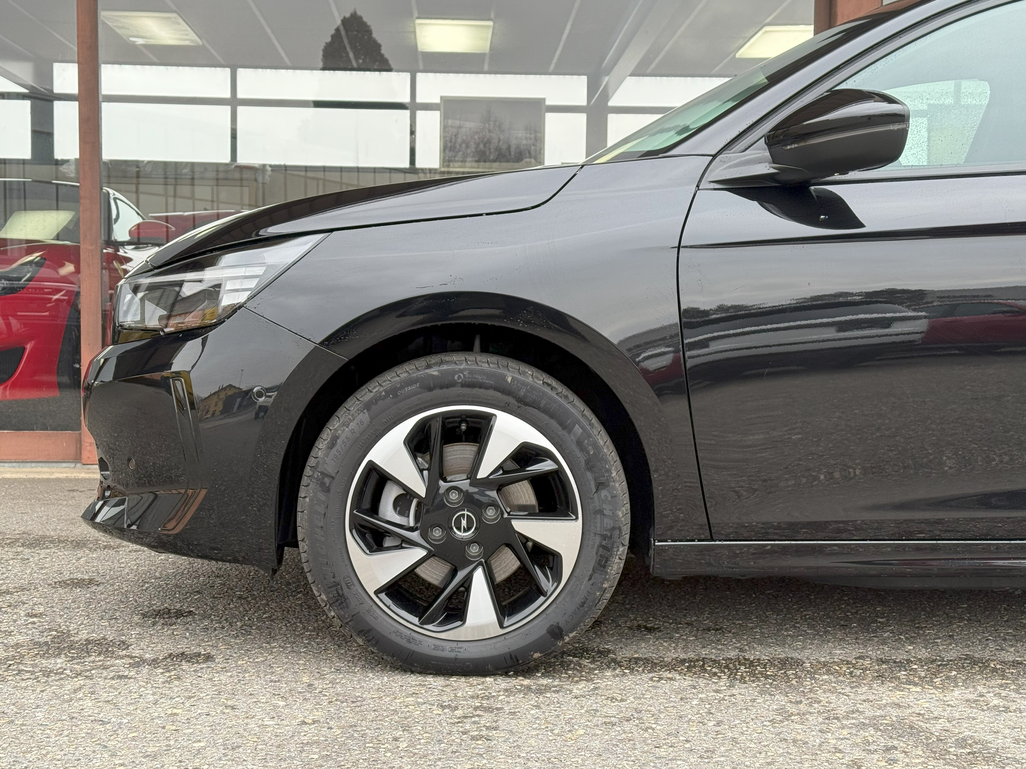 listing desktop thumbnail image 5