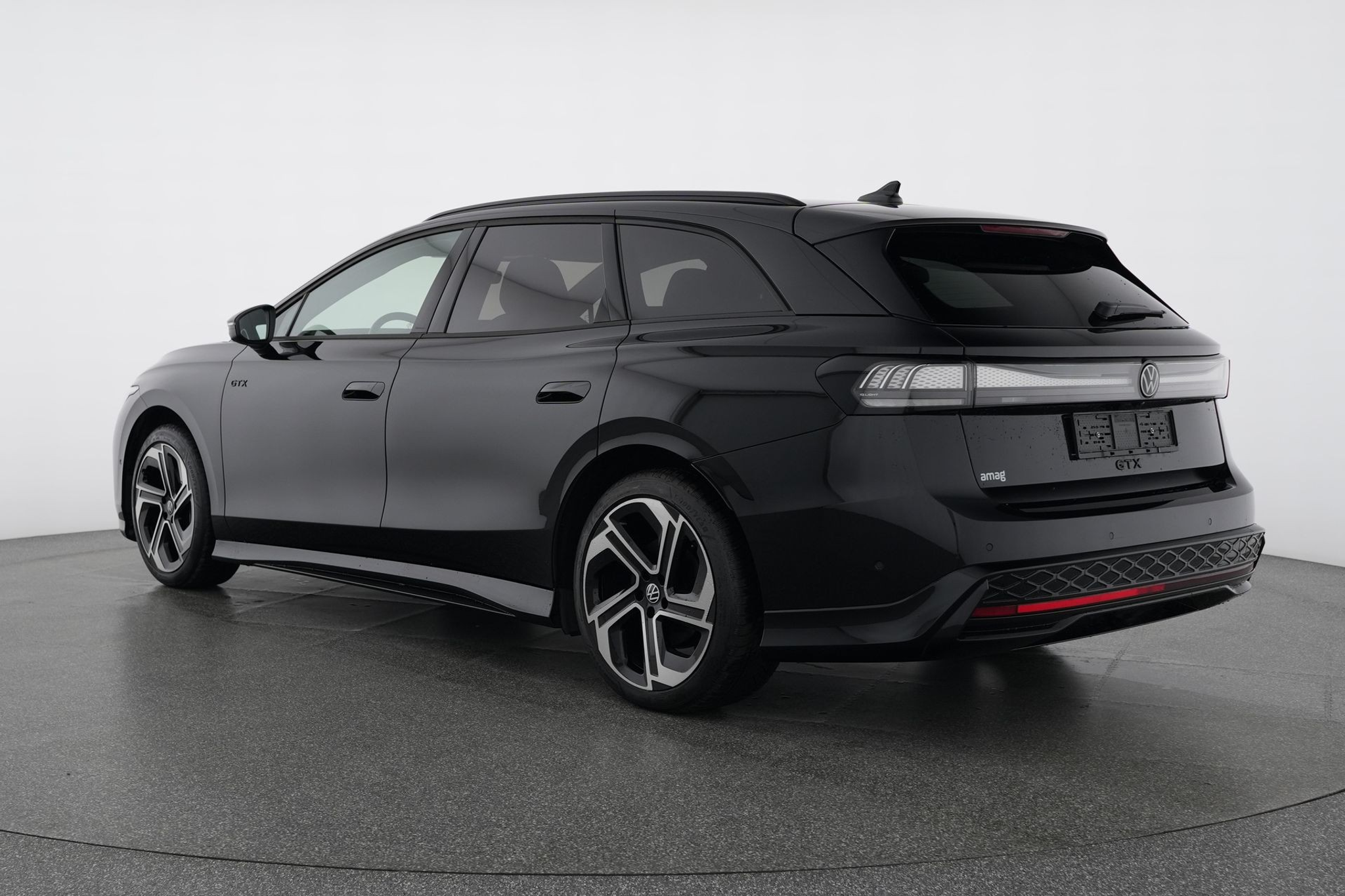 listing desktop thumbnail image 3