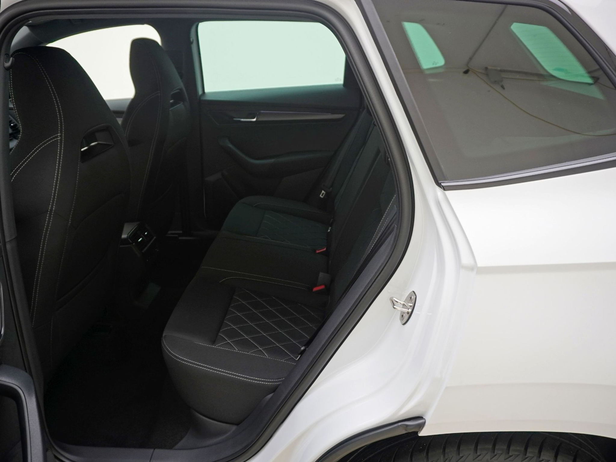 listing desktop thumbnail image 14