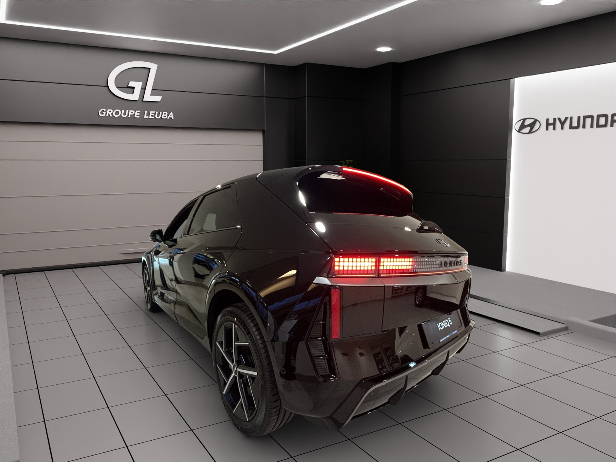 listing desktop thumbnail image 3