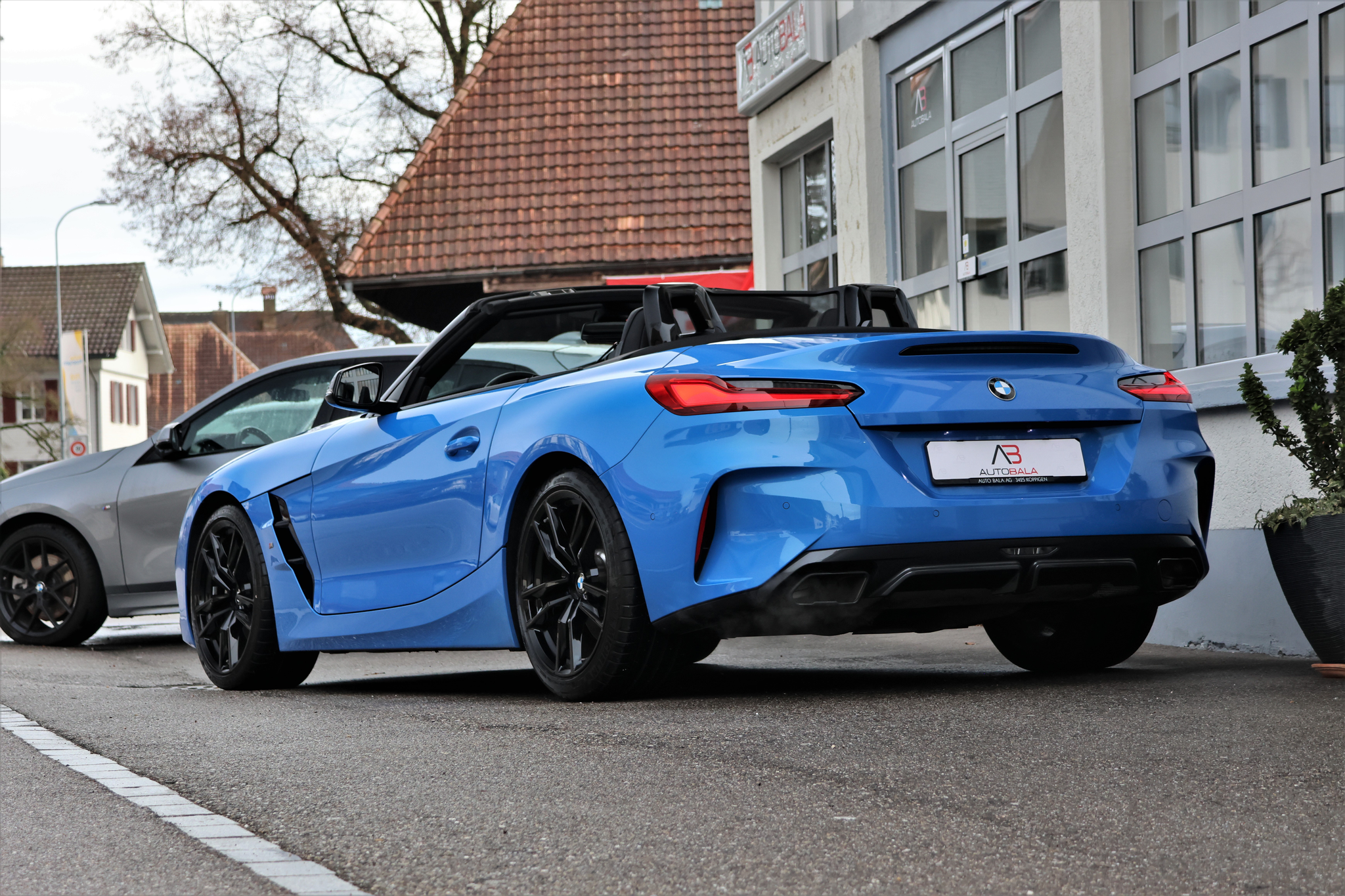 listing desktop thumbnail image 6