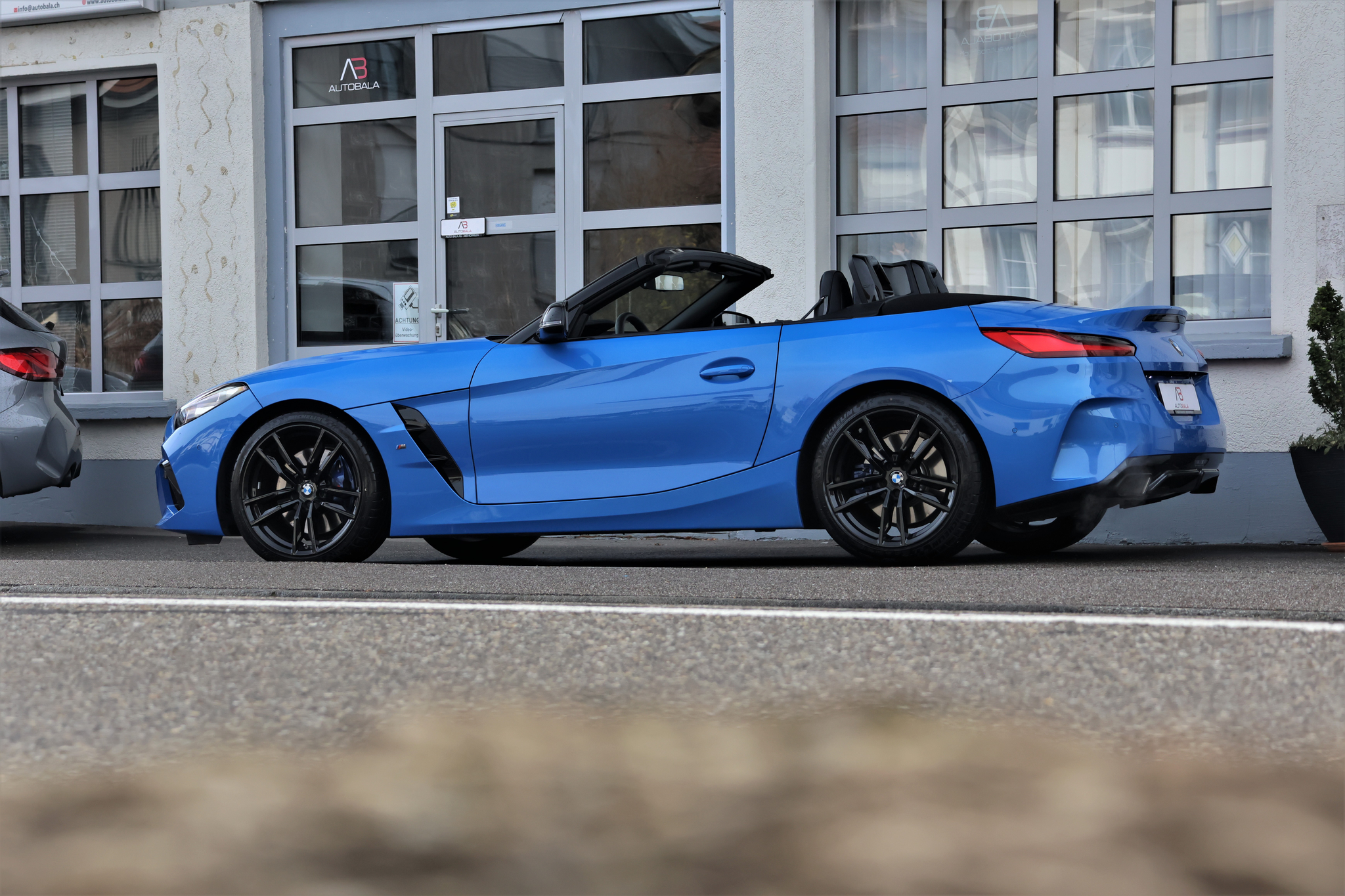 listing desktop thumbnail image 7