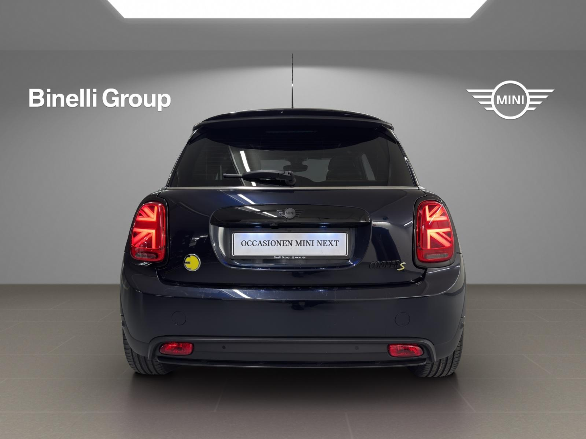 listing desktop thumbnail image 3