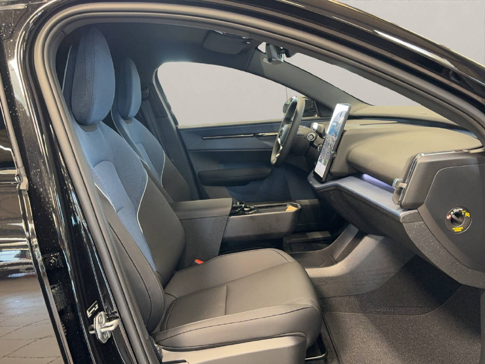 listing desktop thumbnail image 9