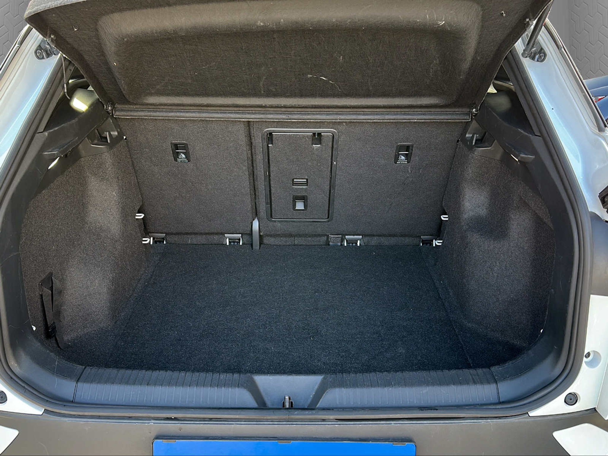 listing desktop thumbnail image 9