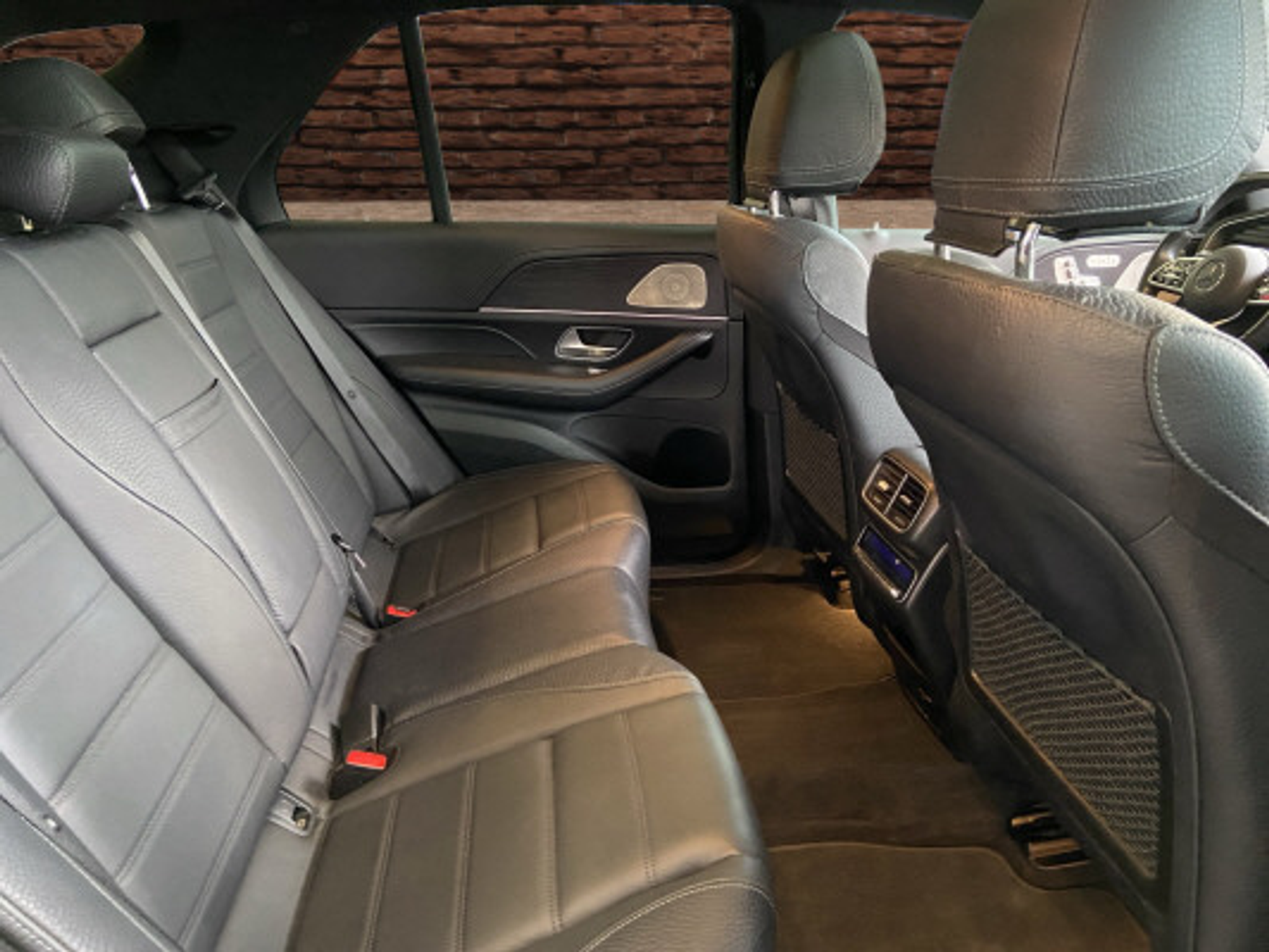 listing desktop thumbnail image 13