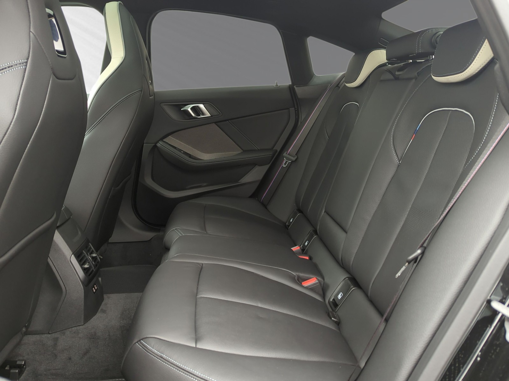 listing desktop thumbnail image 7