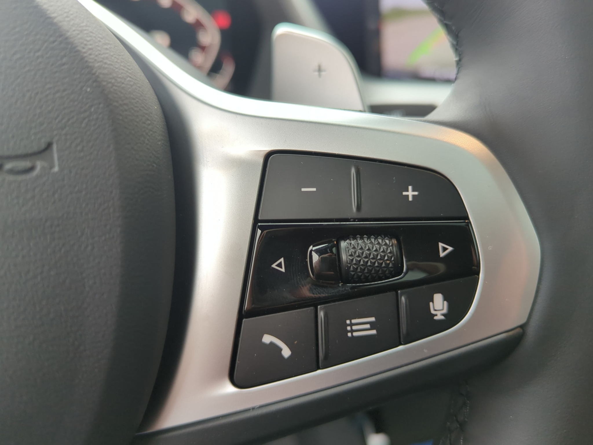 listing desktop thumbnail image 15